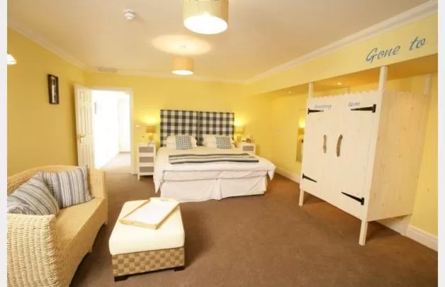 Photo of the whole room in Patricks Boathouse