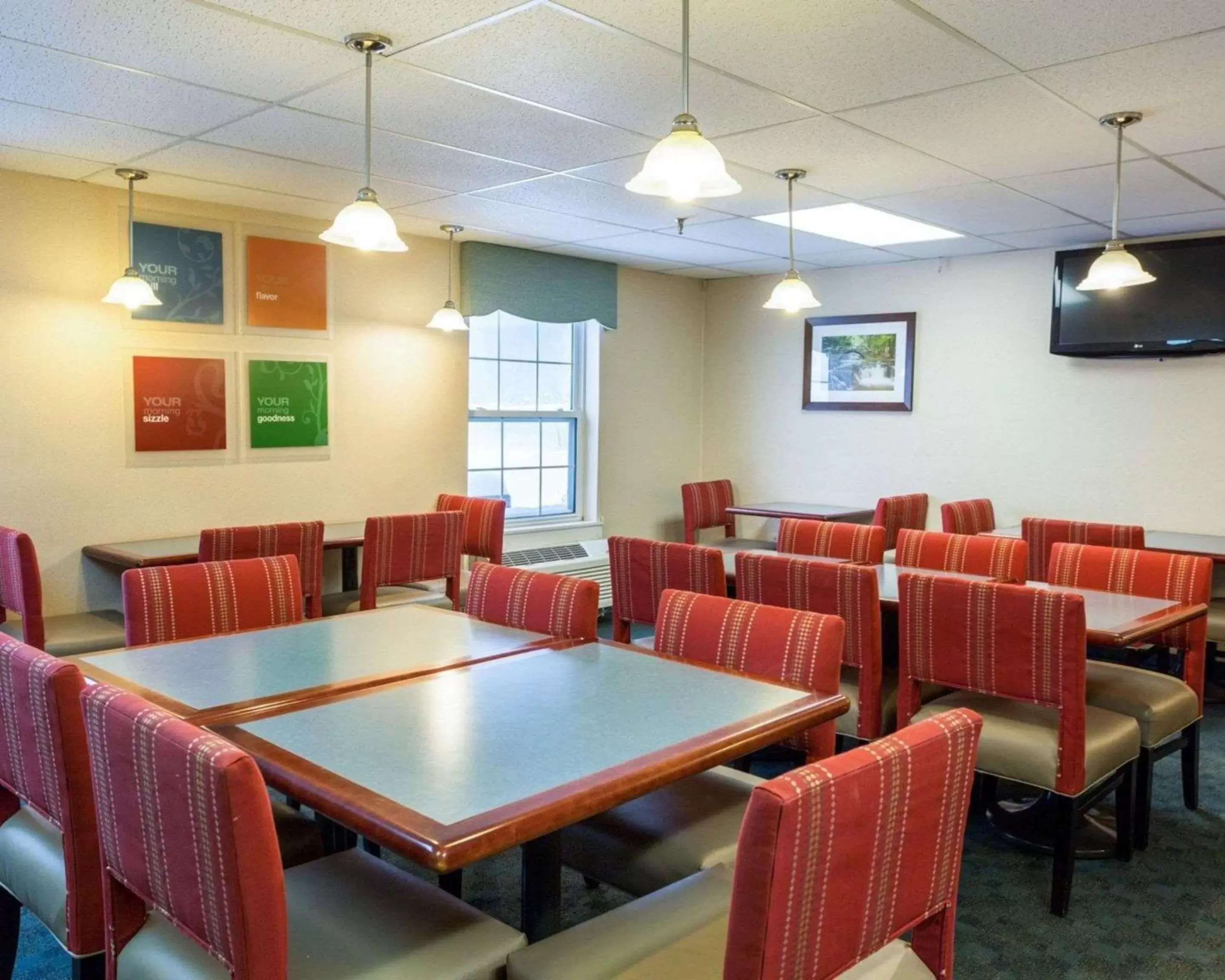 Restaurant/Places to Eat in Comfort Inn Civic Center