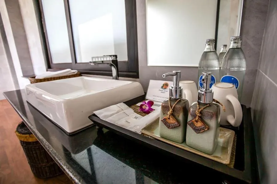 Bed in Lanta Corner Resort