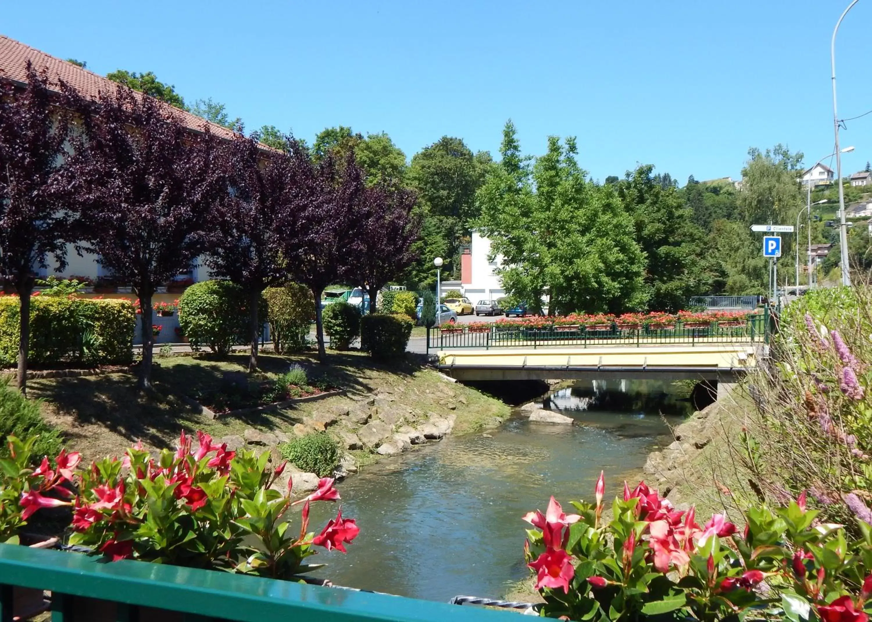 Restaurant/places to eat, Nearby Landmark in Hôtel Aster Restaurant Aux Arcades