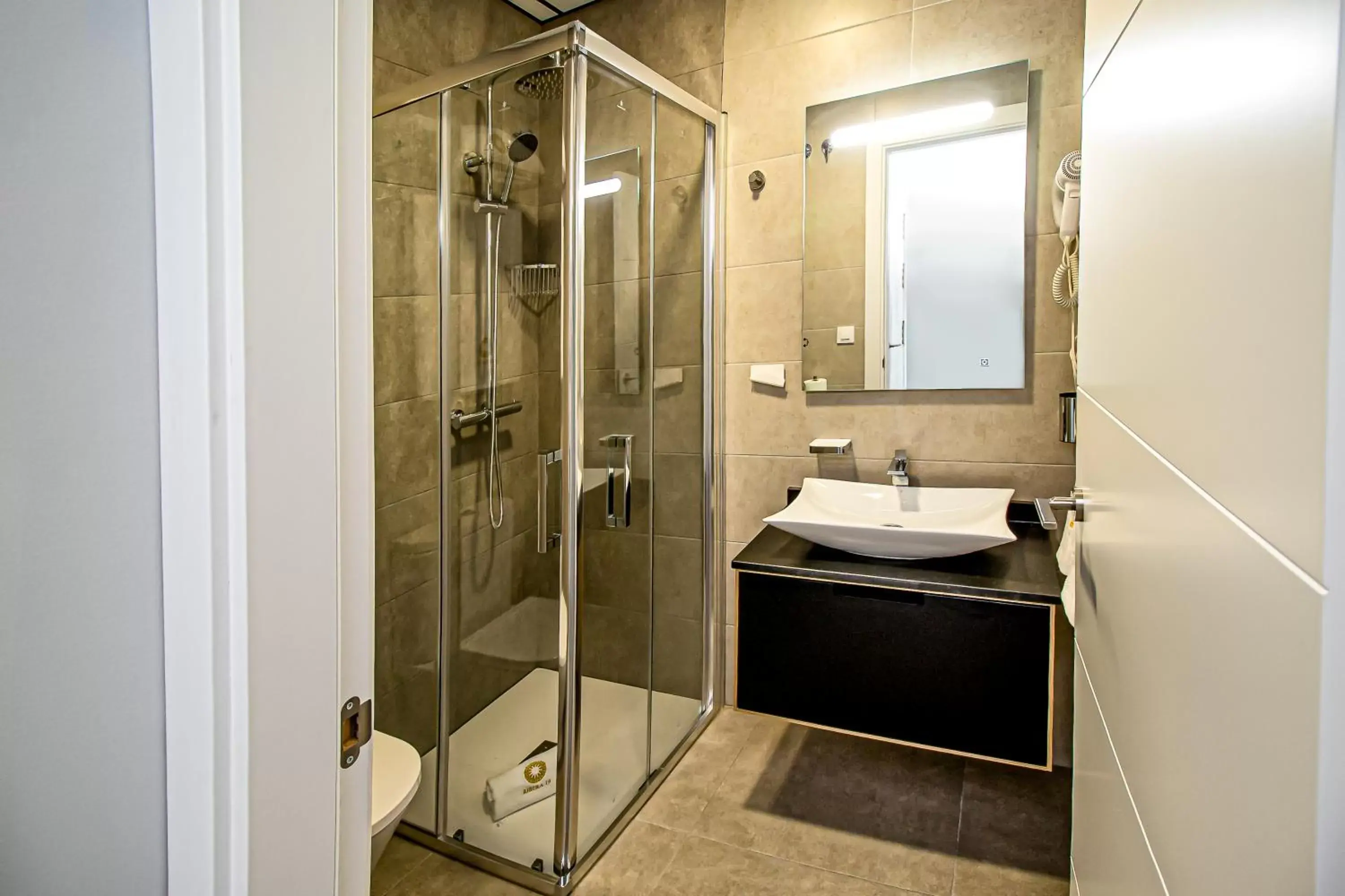 Shower, Bathroom in Home Sweet - Apartamentos Ribera 19