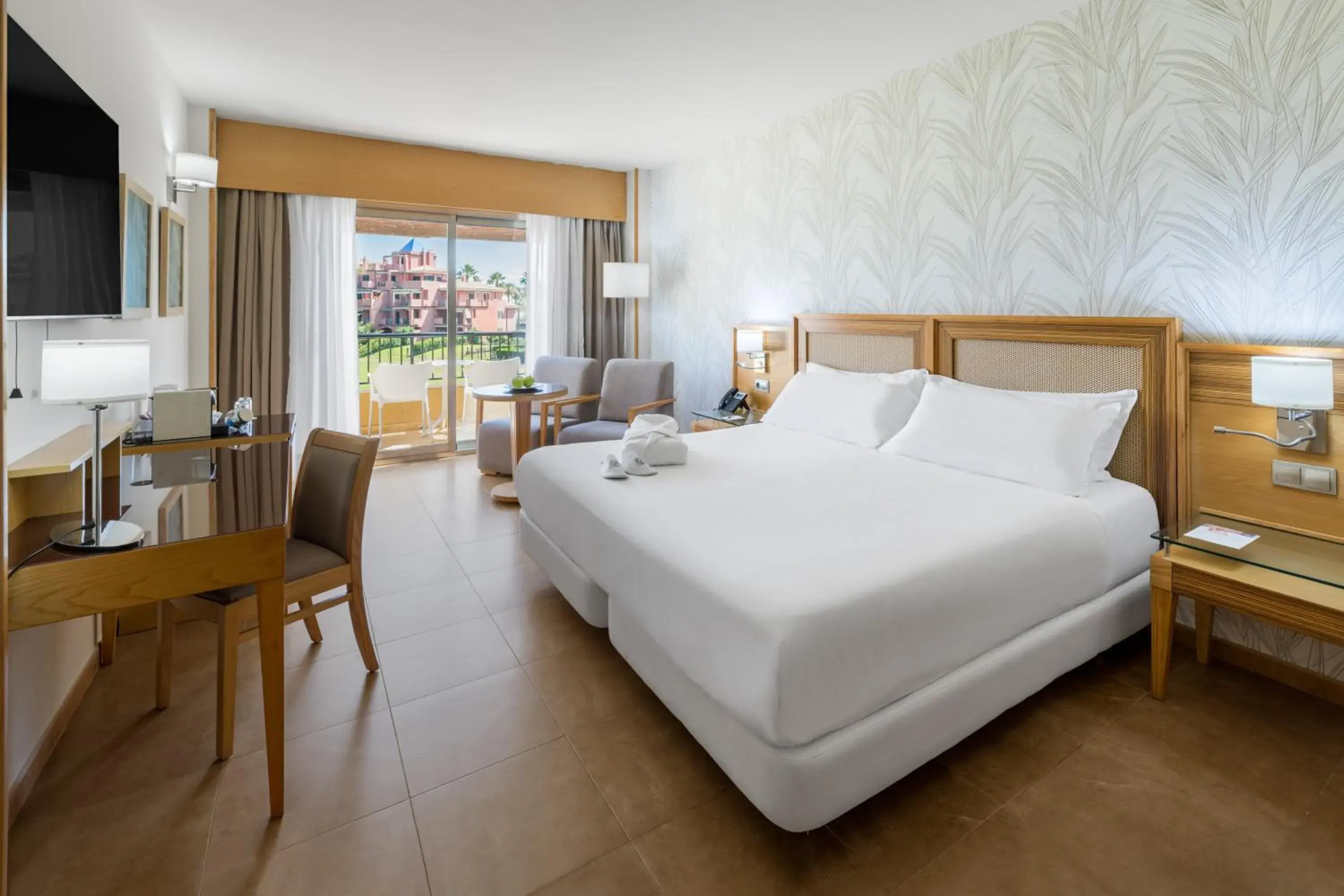 Photo of the whole room, Bed in Elba Costa Ballena Beach & Thalasso Resort