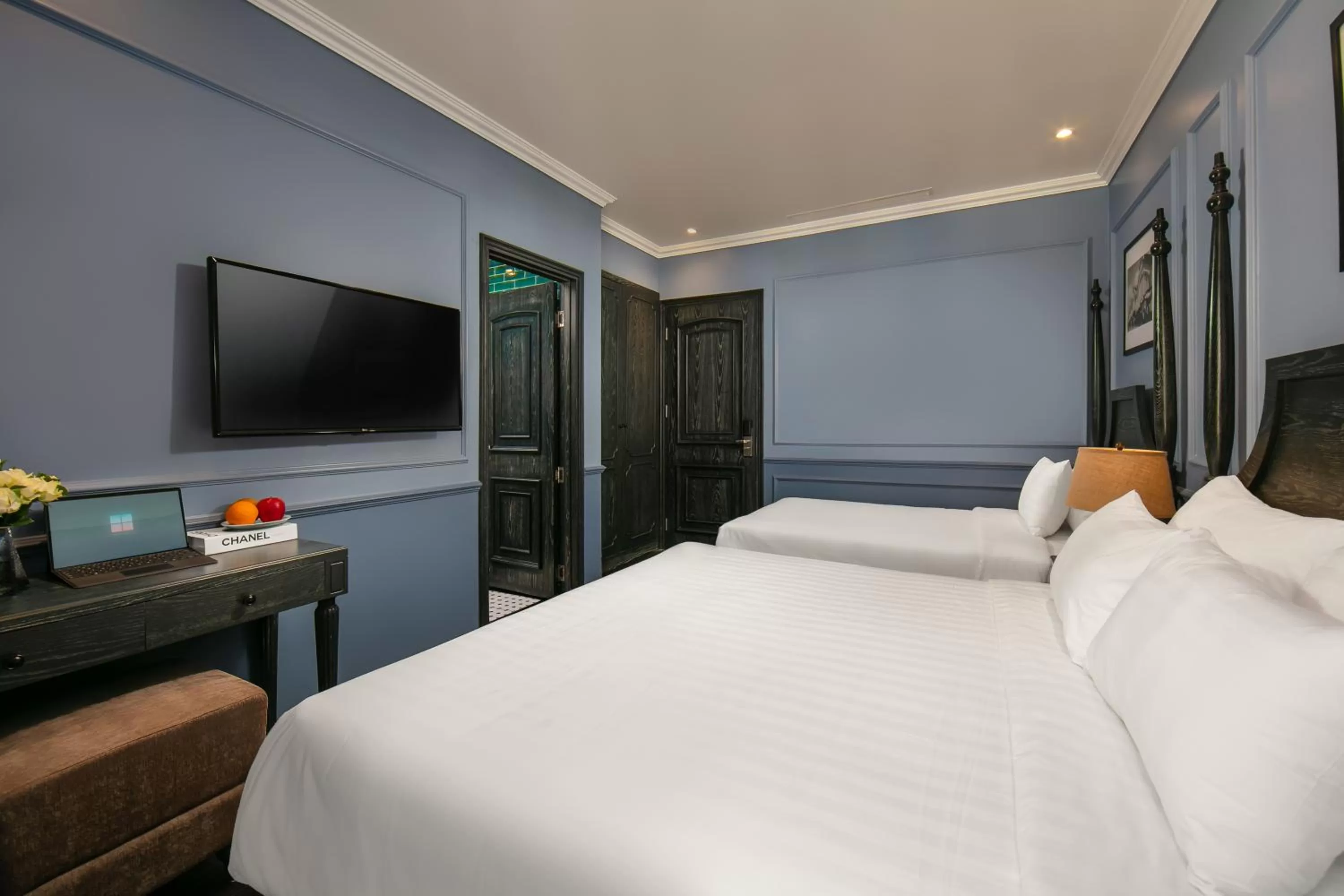 Photo of the whole room, Bed in The Secret HaLong