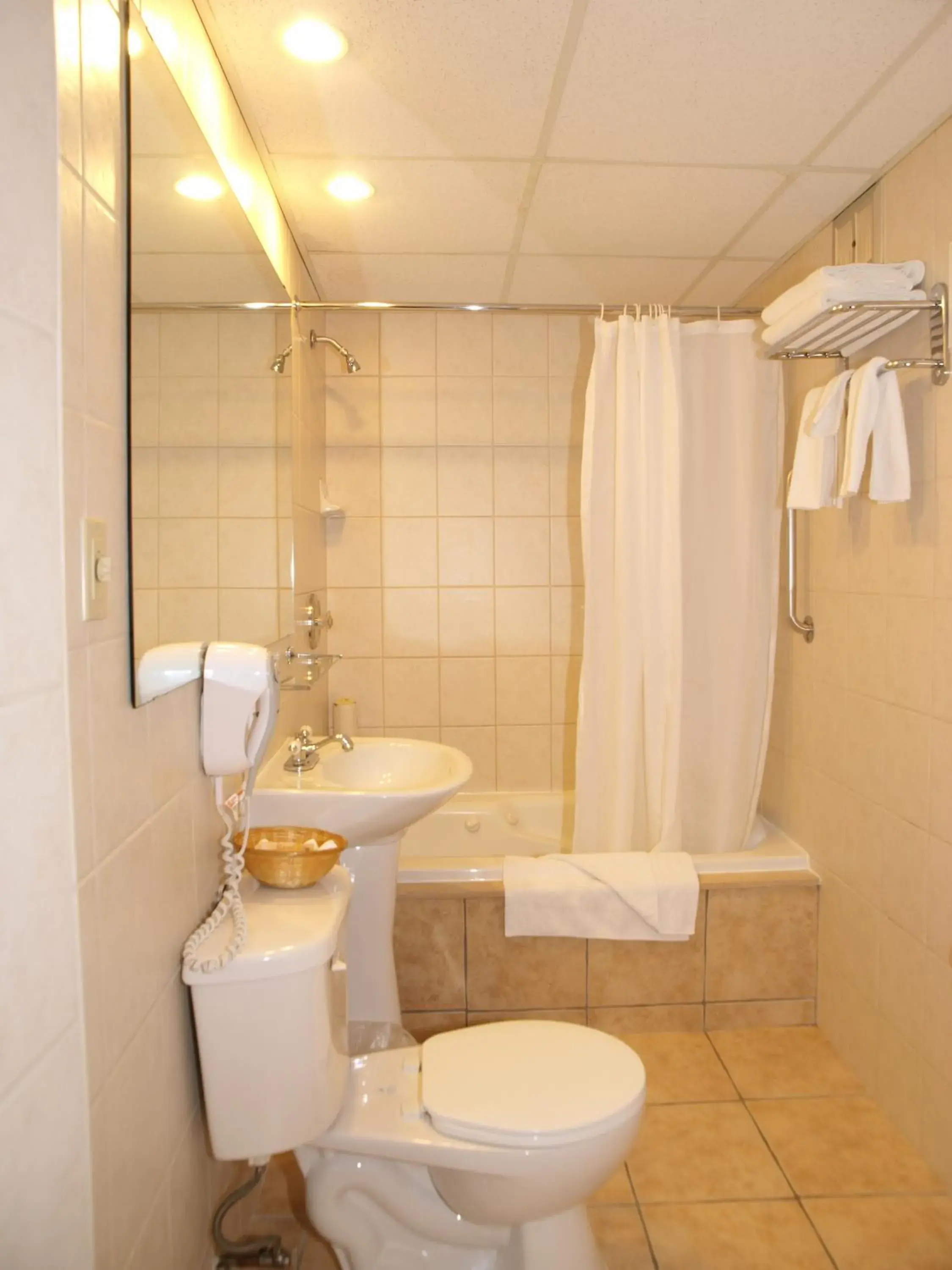 Bathroom in Hotel St Denis