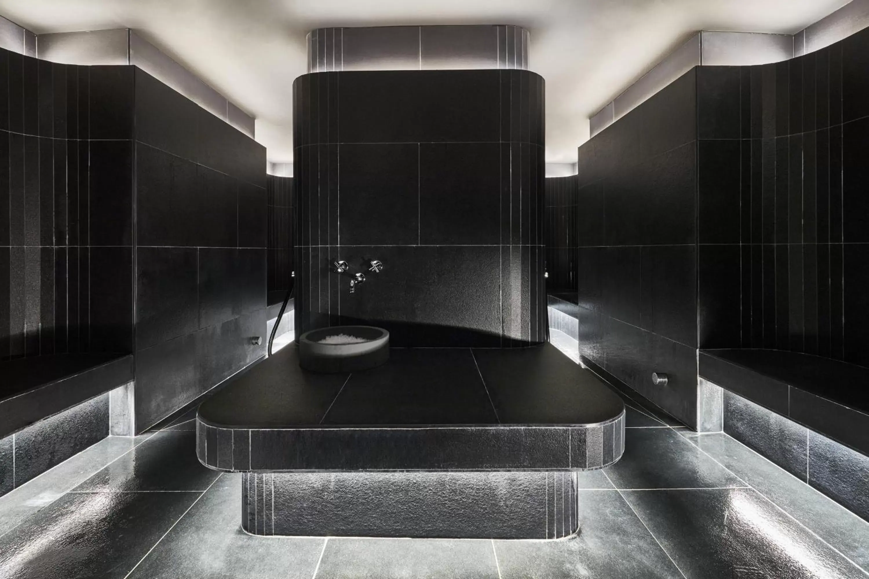 Spa and wellness centre/facilities in Roomers Munich, Autograph Collection