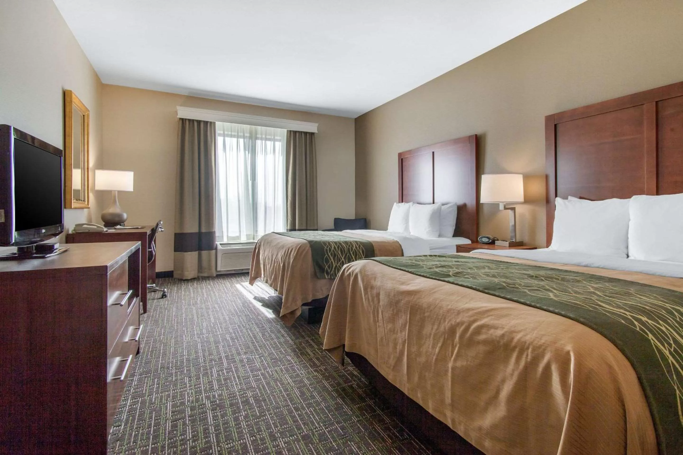 Photo of the whole room, Bed in Comfort Inn & Suites Norman near University