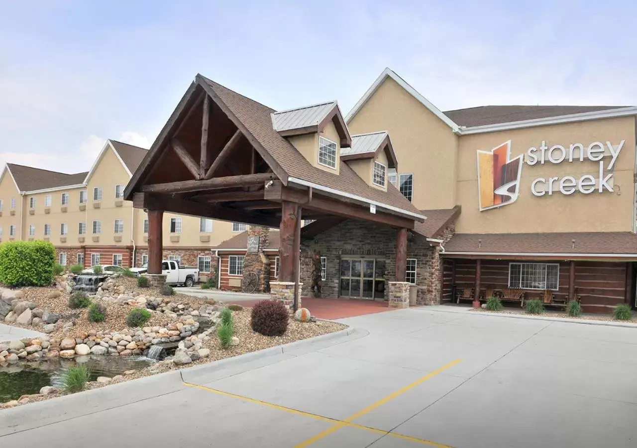 Property building in Stoney Creek Hotel St. Joseph