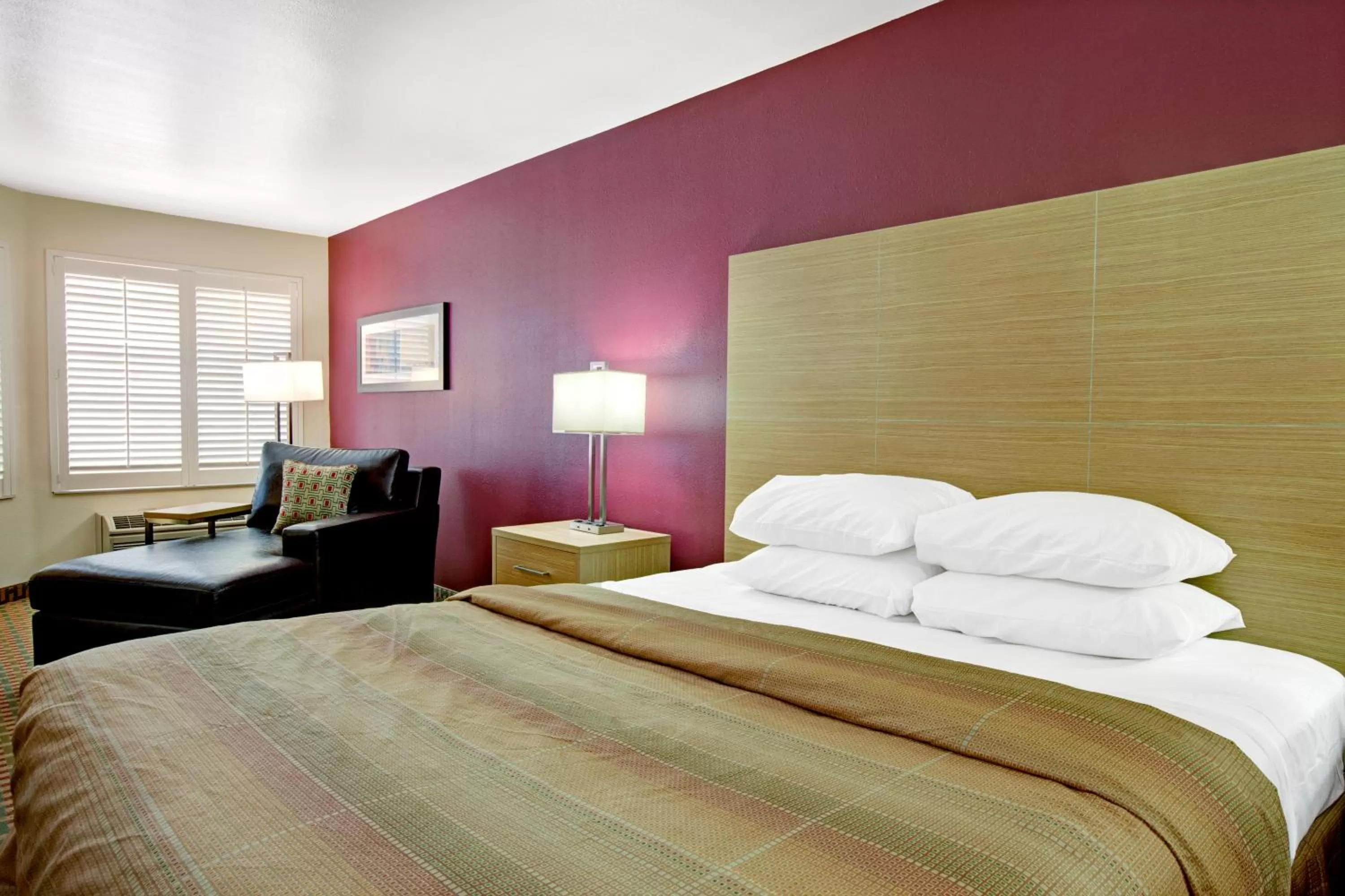 Bed in Ramada Limited and Suites San Francisco Airport