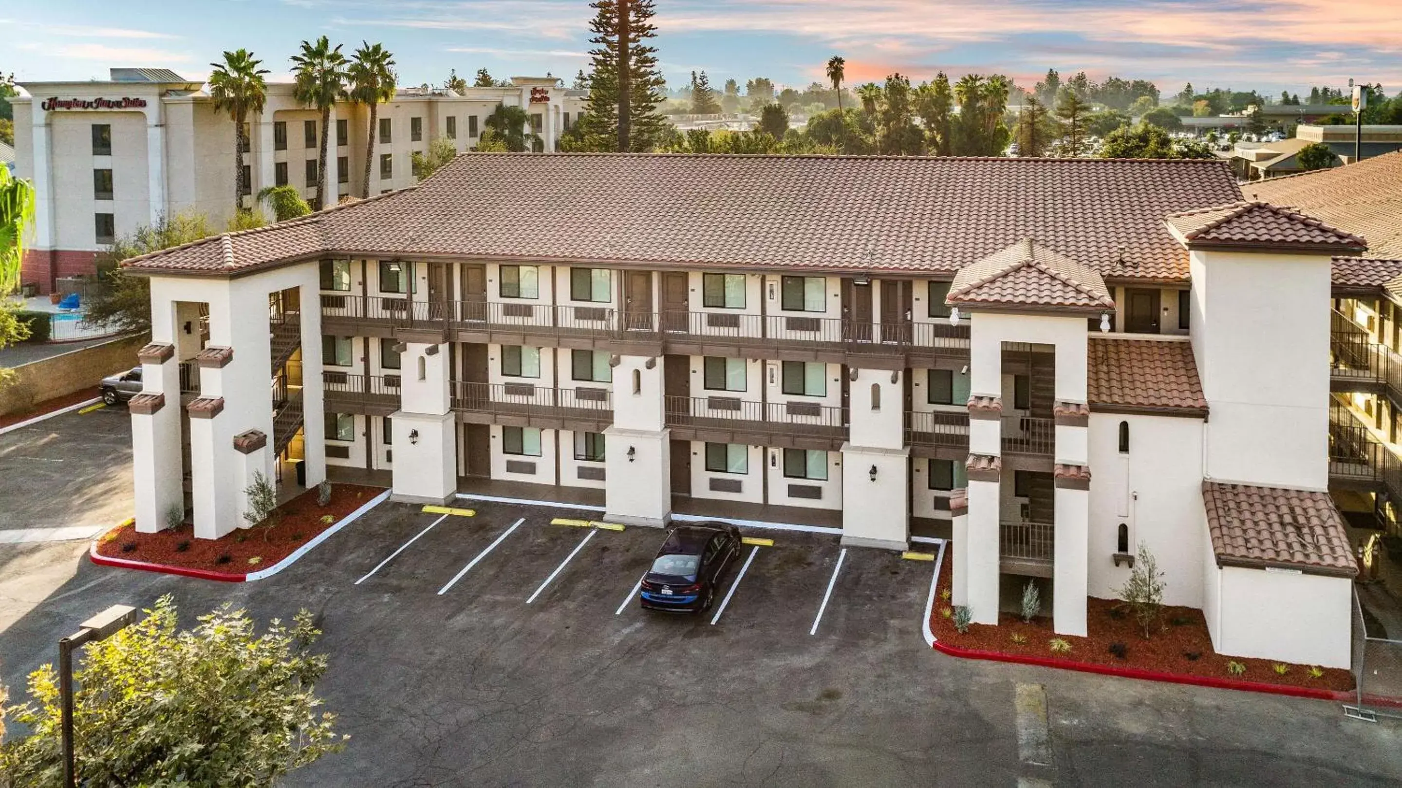 Property Building in Hillstone Inn Tulare, Ascend Hotel Collection