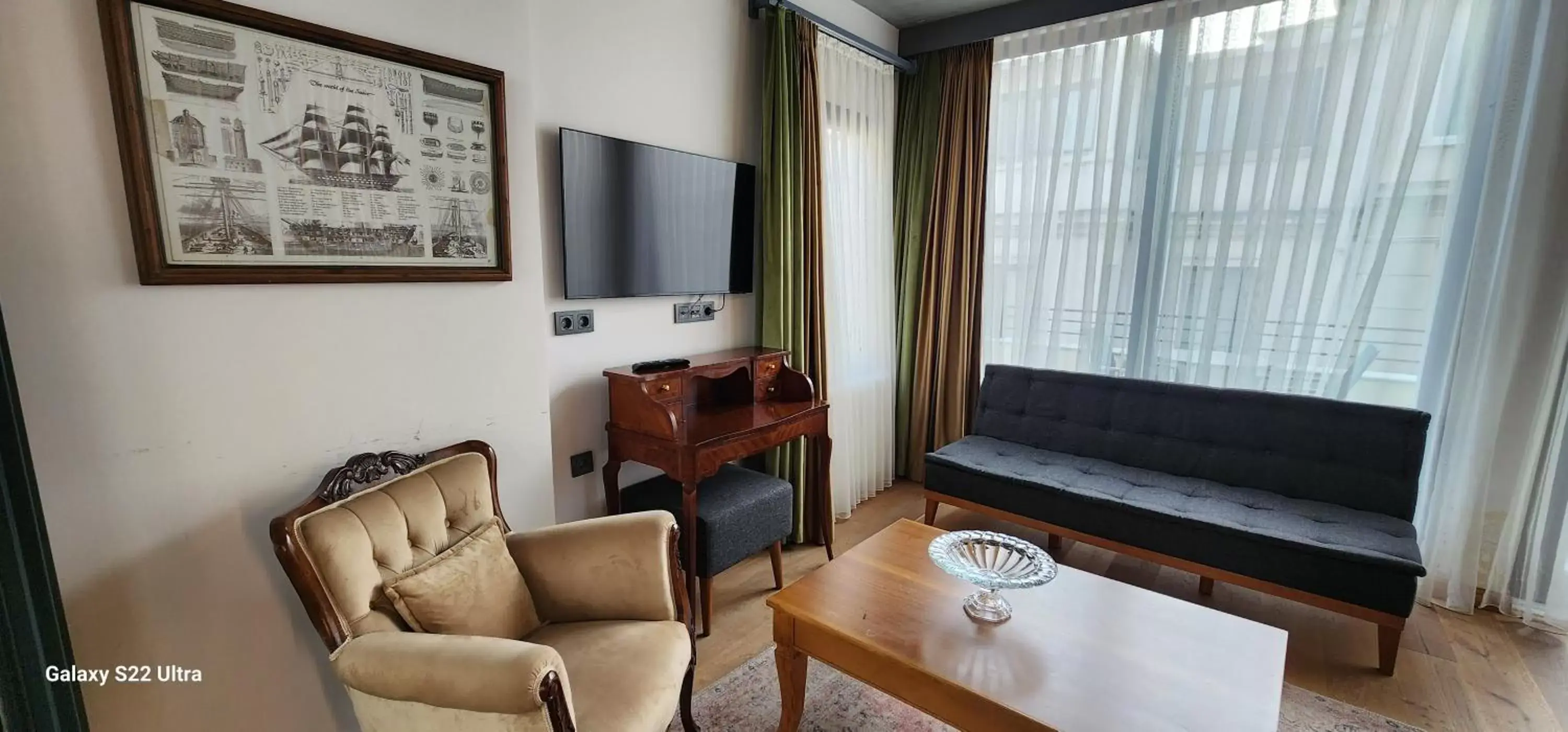 TV and multimedia, Seating Area in Aleksandr Pera Hotel