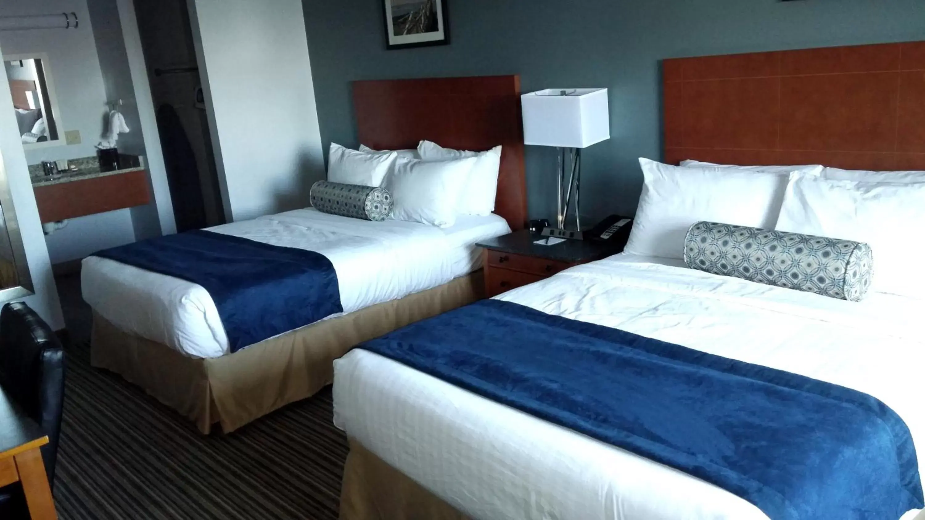 Bedroom, Bed in Rockland Harbor Hotel