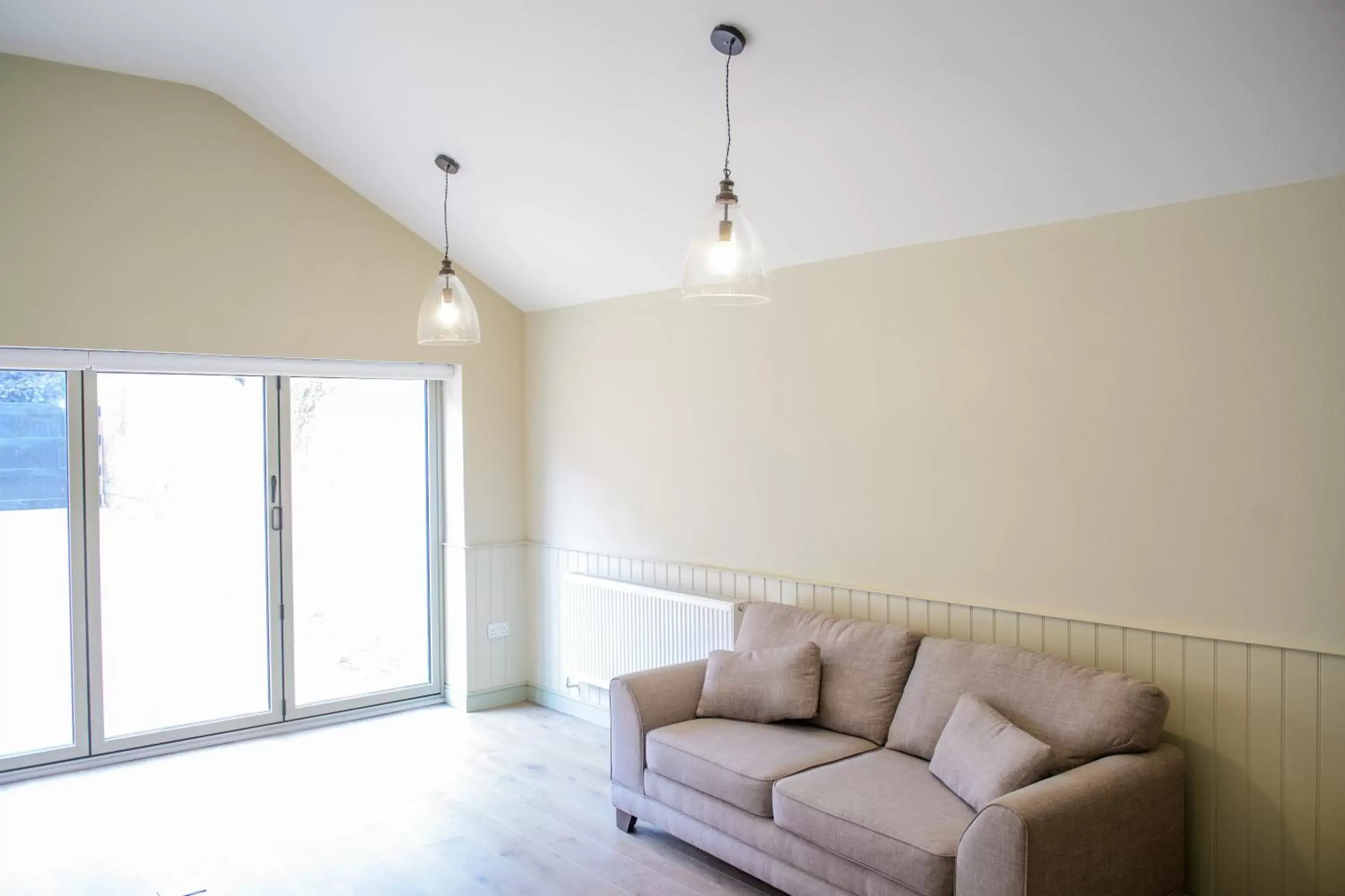 Property building, Seating Area in The Old Kings Head