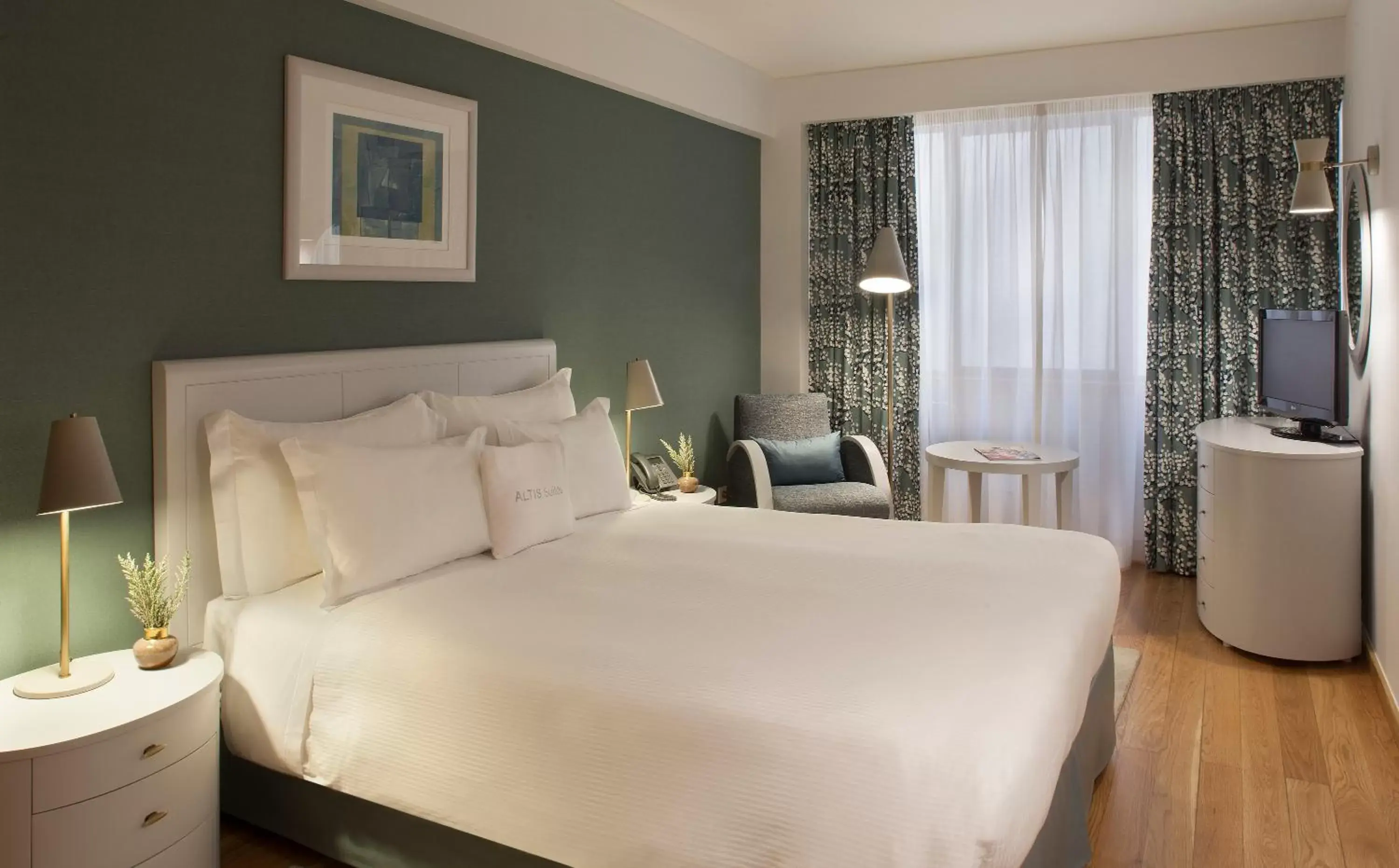 Photo of the whole room, Bed in Altis Suites Apartamentos Turísticos