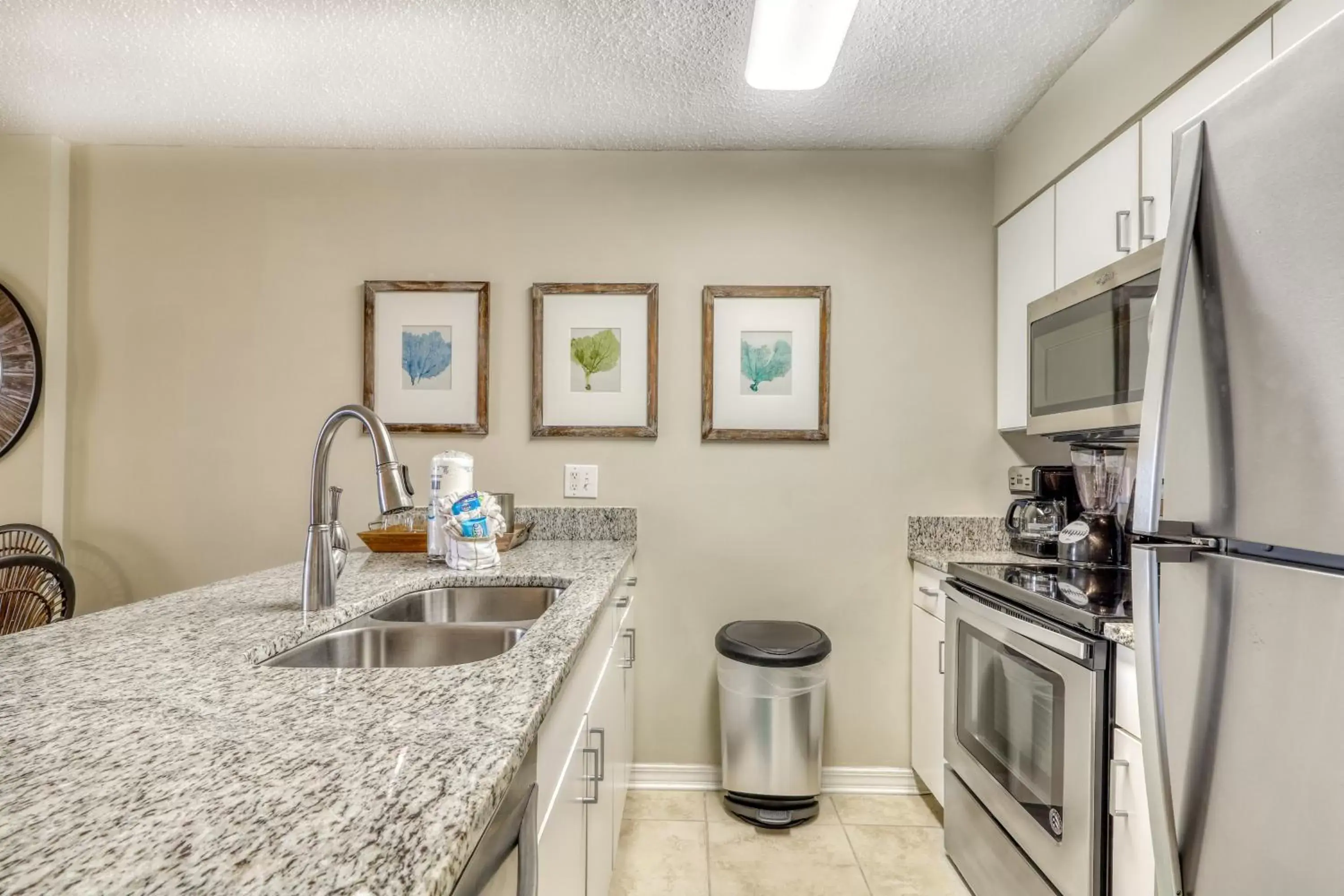 Kitchen/Kitchenette in Royal Palms #1006