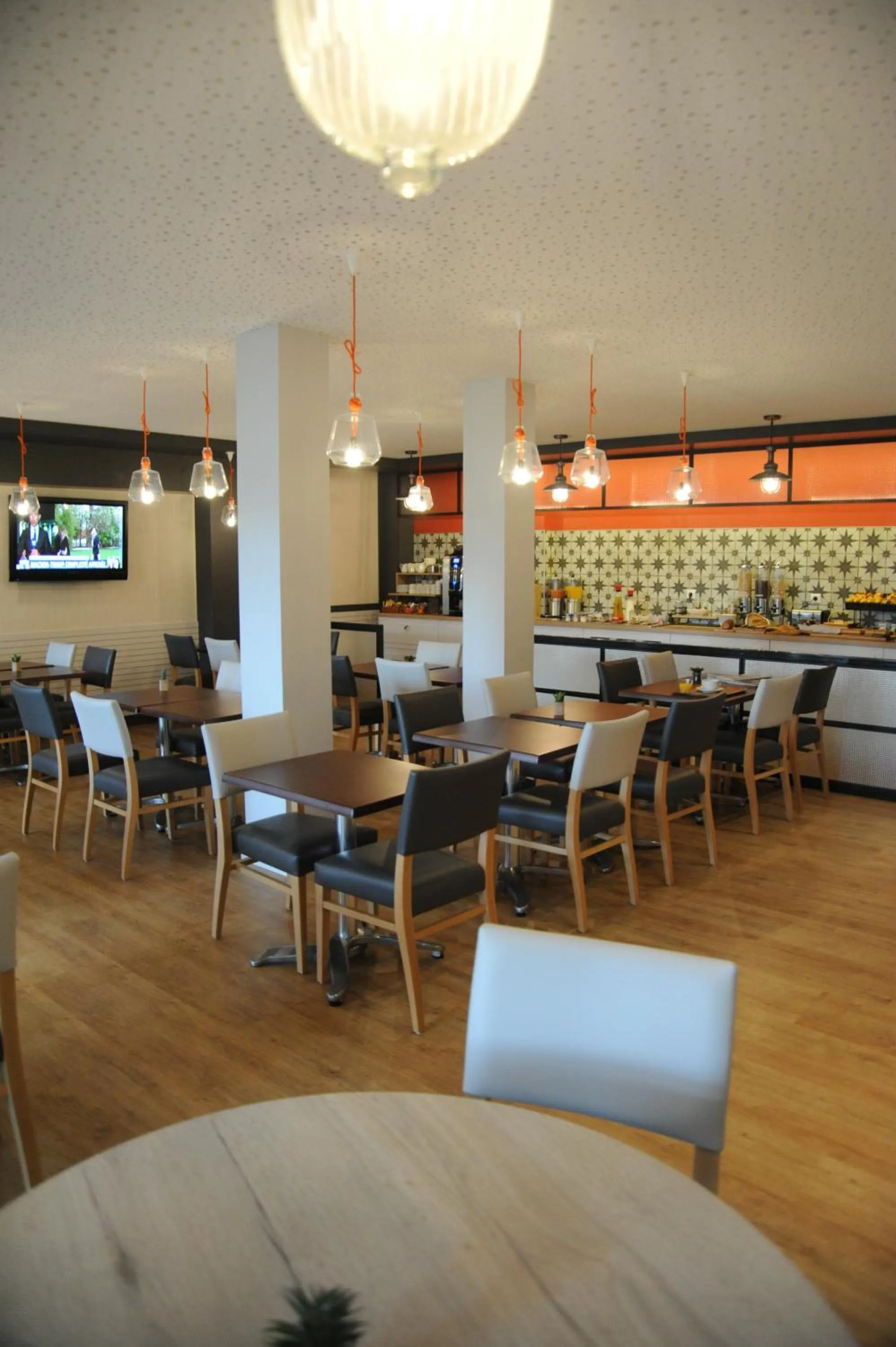 Breakfast in The Originals Boutique, Hôtel Admiral's, Les Sables-d'Olonne