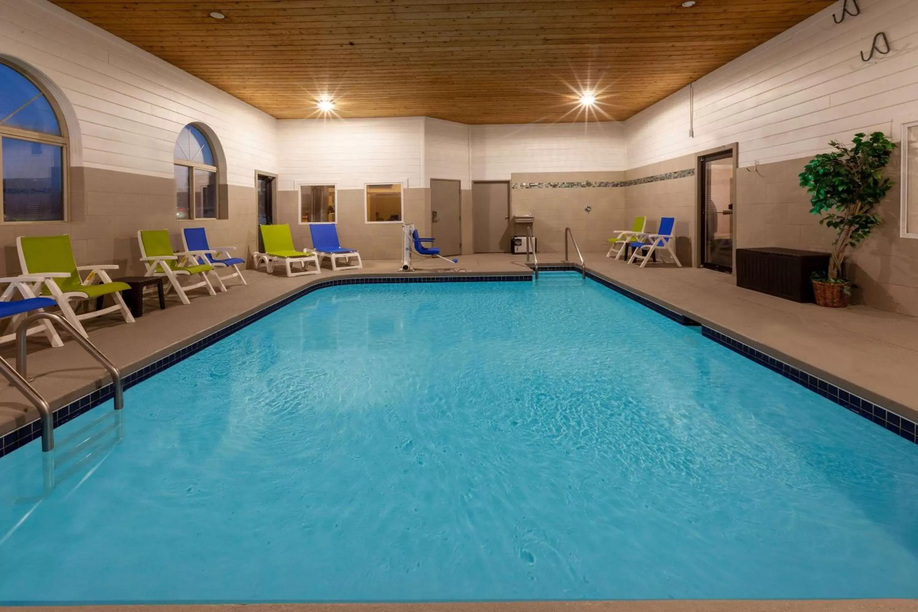 Pool view, Swimming Pool in Days Inn by Wyndham Racine/Sturtevant