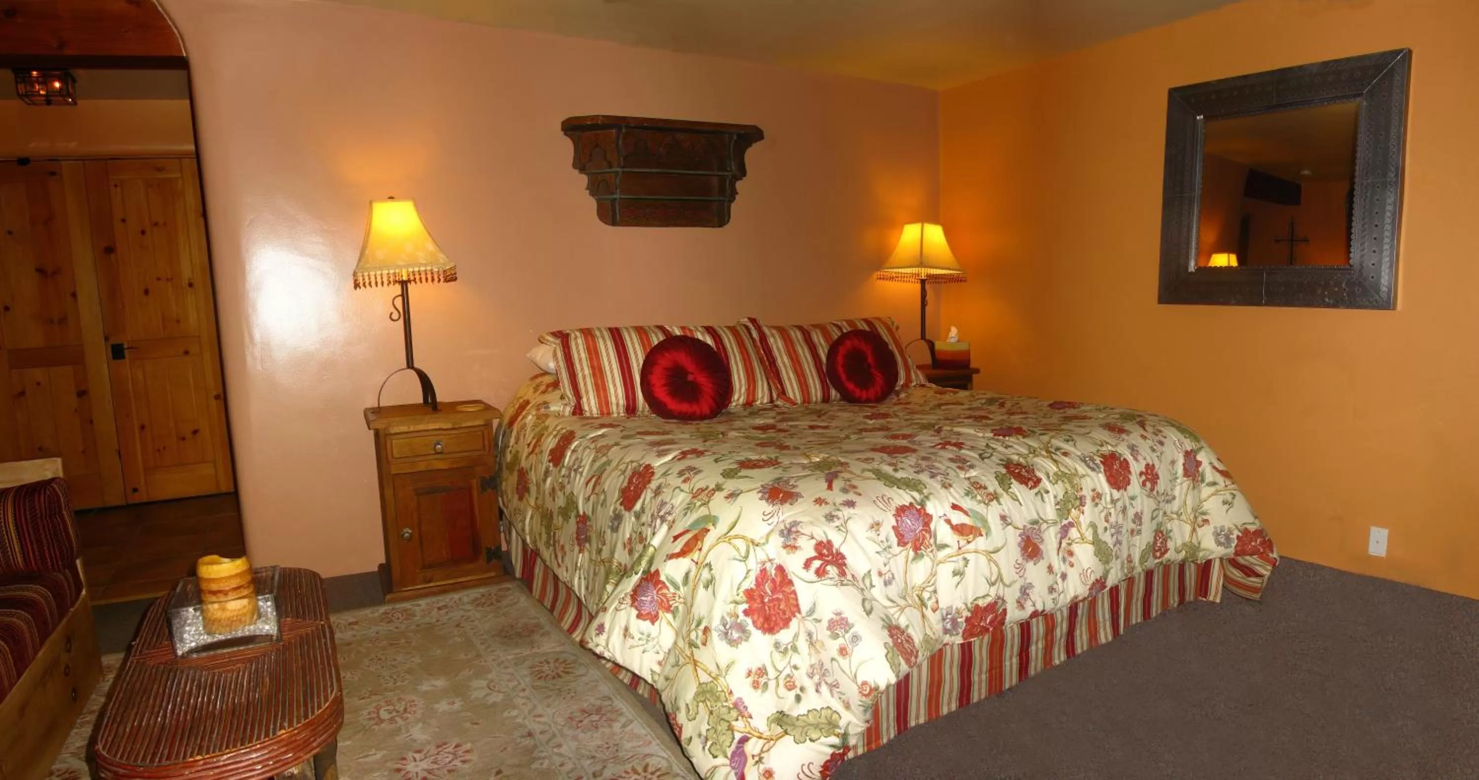 Decorative detail, Bed in Casa de Tres Lunas/House of Three Moons