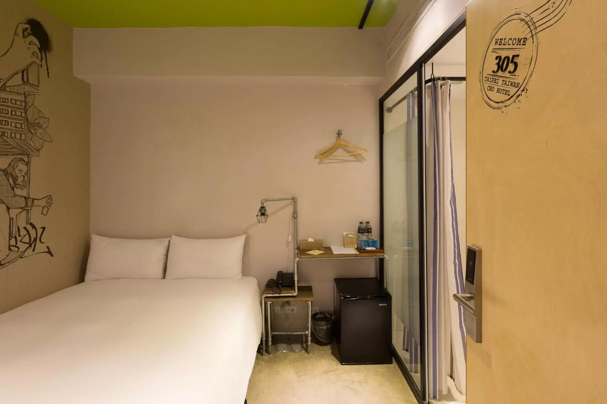 Photo of the whole room, Bed in Cho Hotel