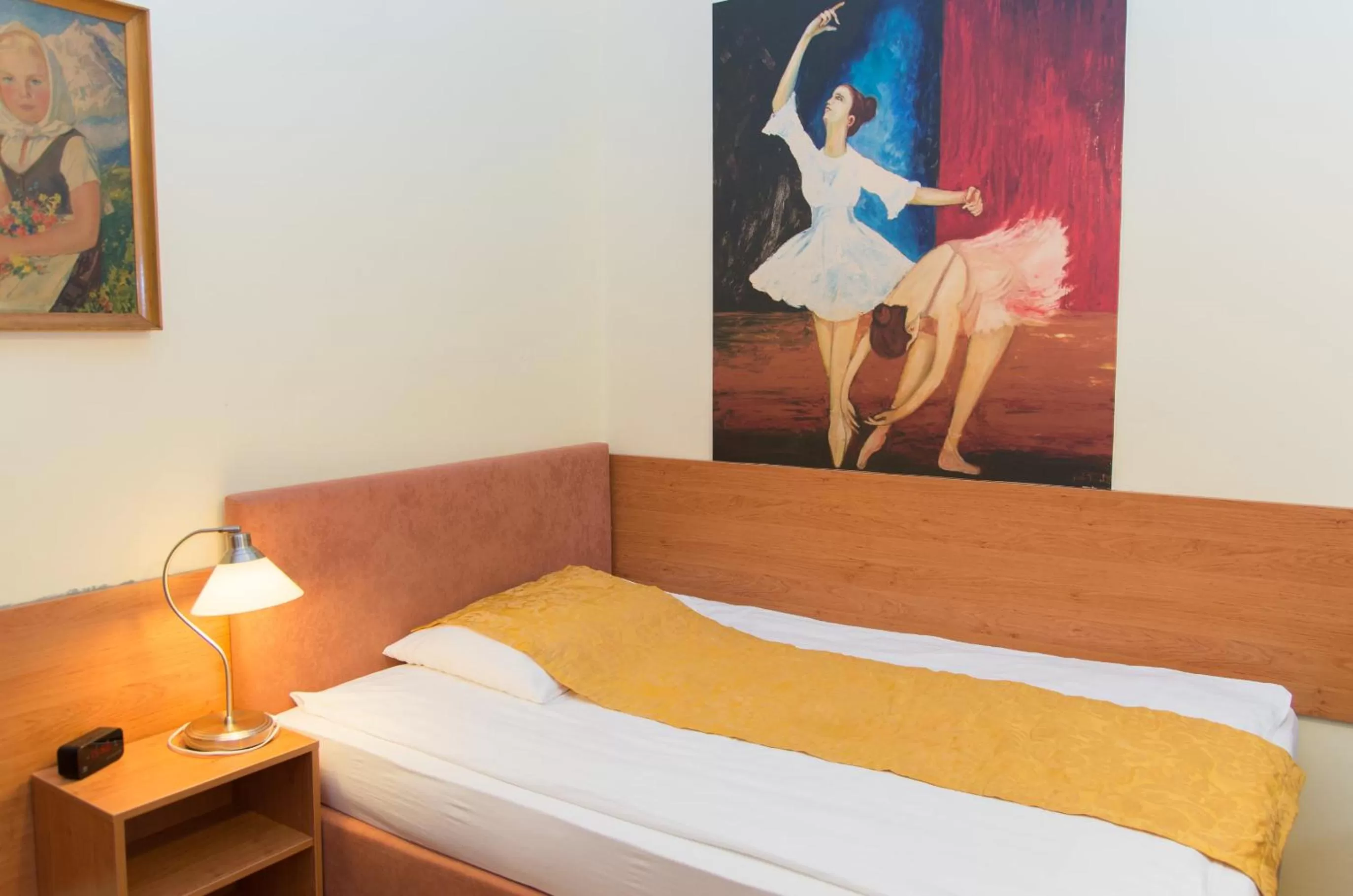 Photo of the whole room, Bed in Pension Lehrerhaus