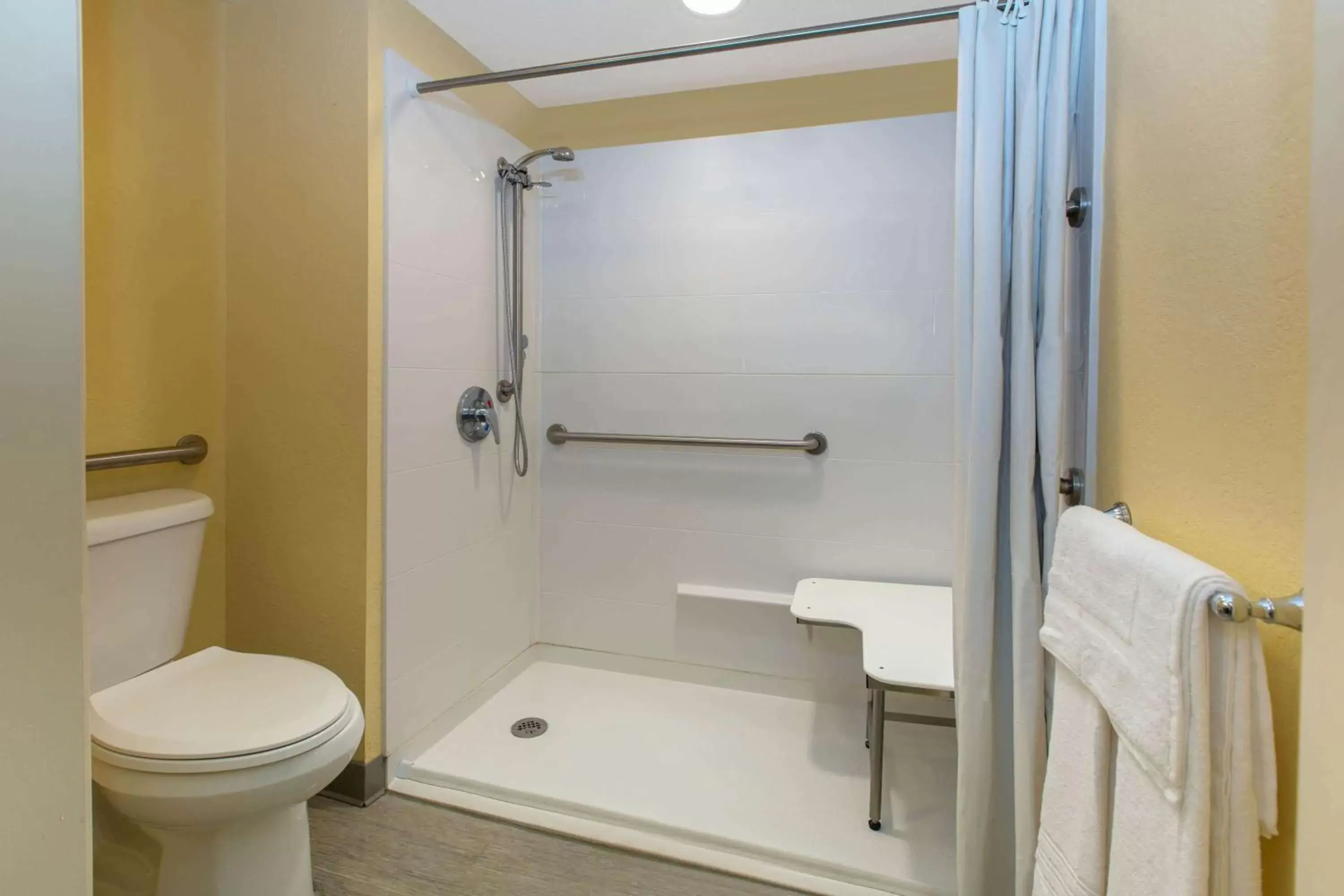 Shower, Bathroom in Days Inn by Wyndham Natchez