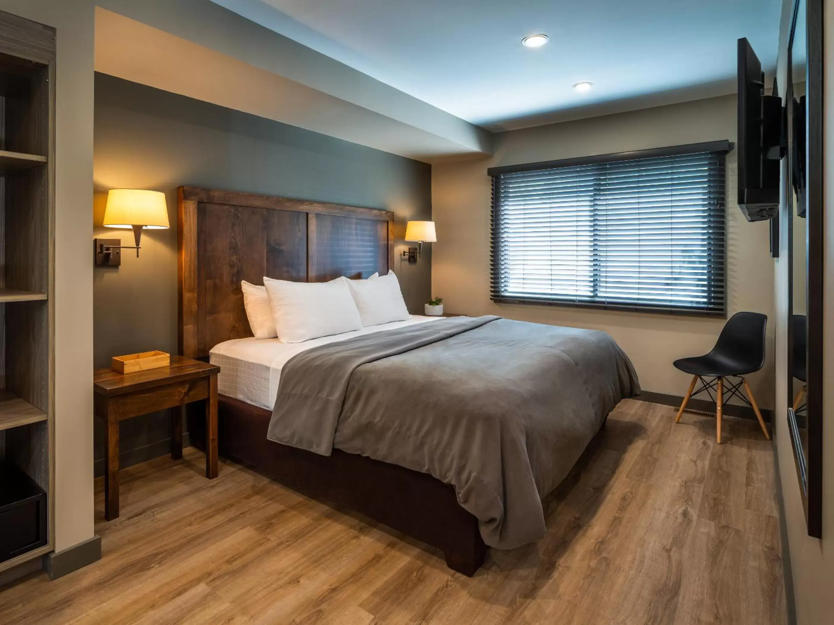 Bedroom, Bed in Buffalo Mountain Lodge