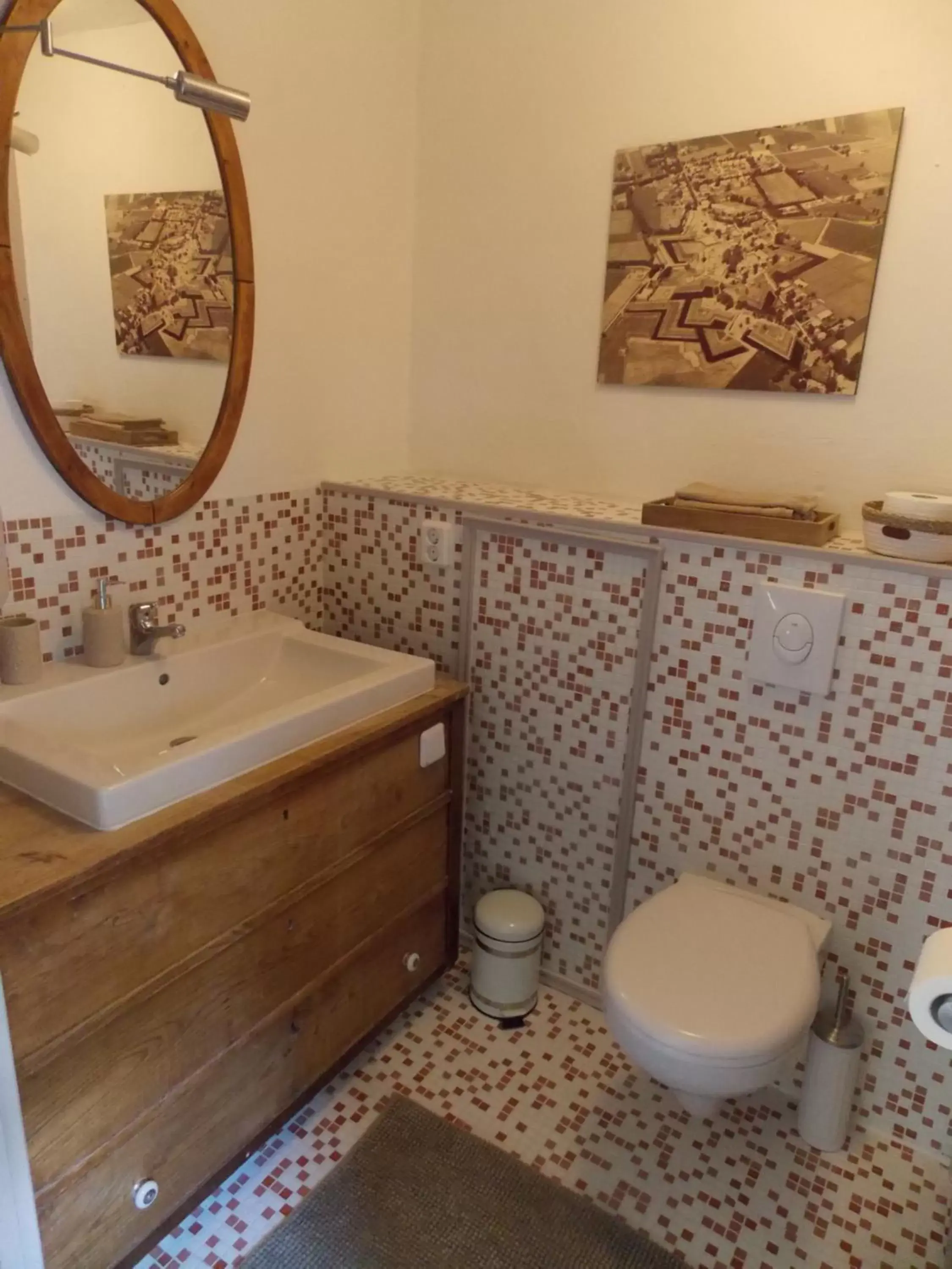 Bathroom in Tintaglia, betaalbaar en gastvrij