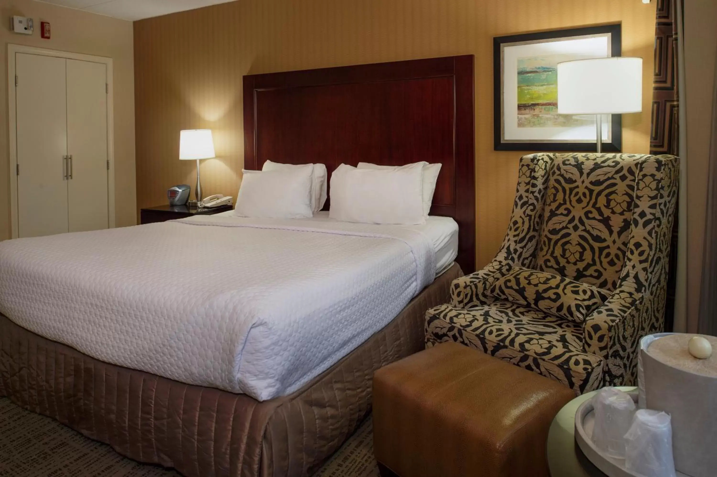 Photo of the whole room, Bed in Crowne Plaza Hotel St. Louis Airport, an IHG Hotel