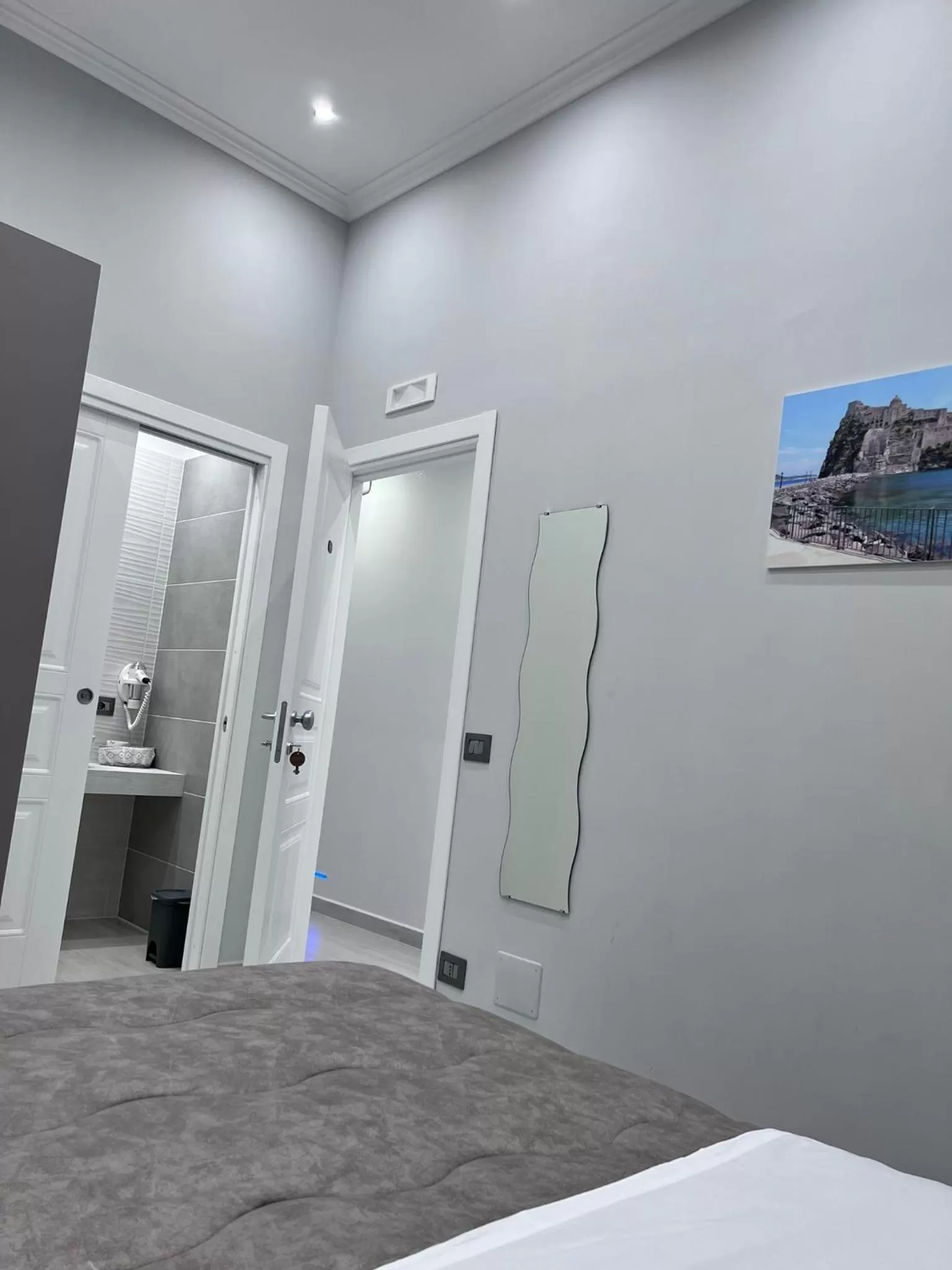 Bedroom, Bathroom in Toledo Relax