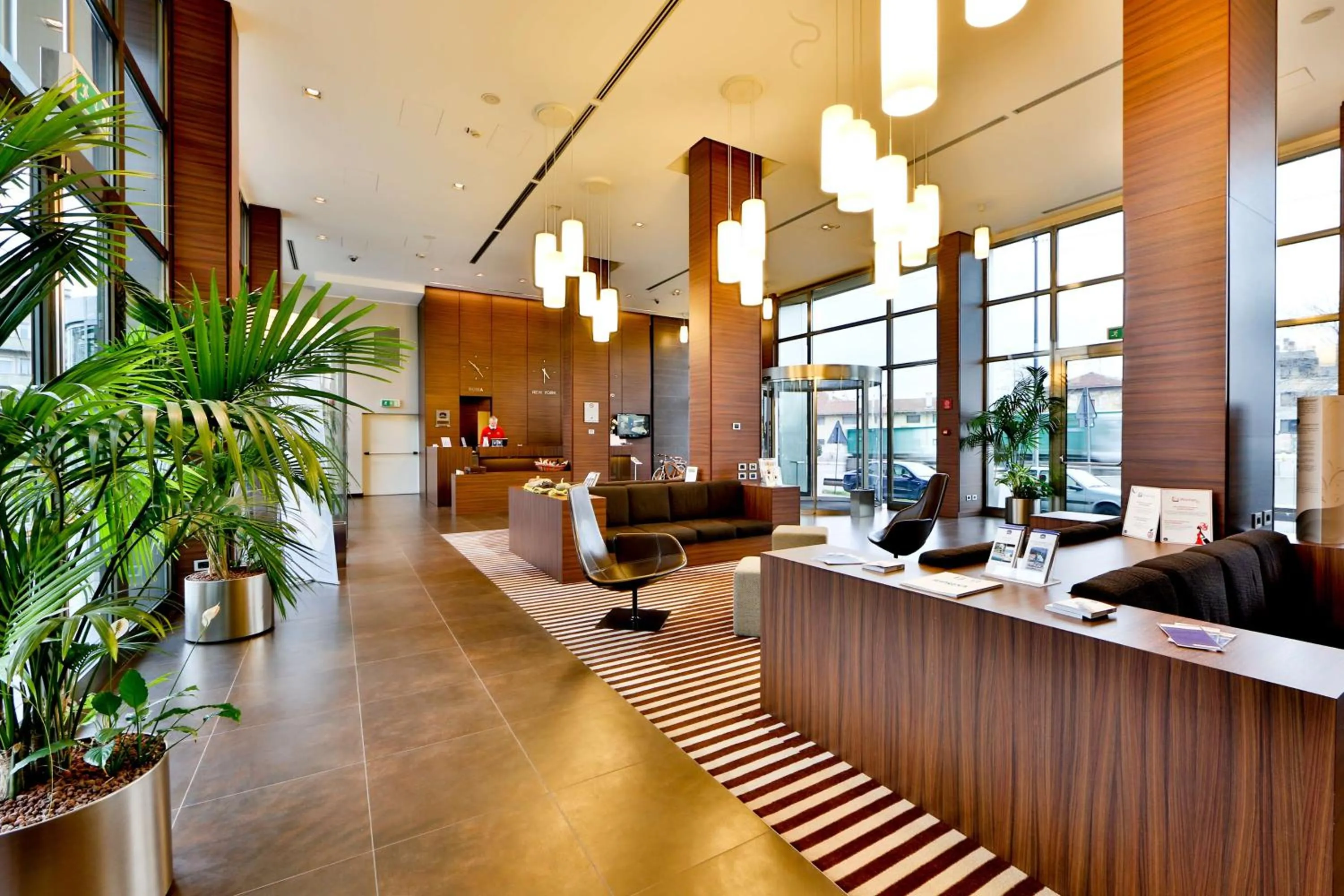 Lobby or reception in Best Western Plus Hotel Monza e Brianza Palace