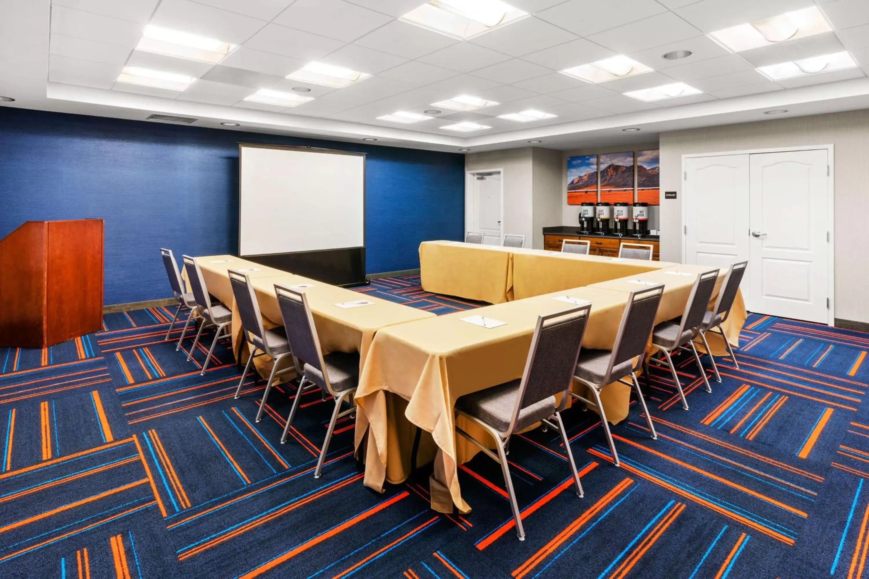 Meeting/conference room in Hampton Inn & Suites Fairbanks