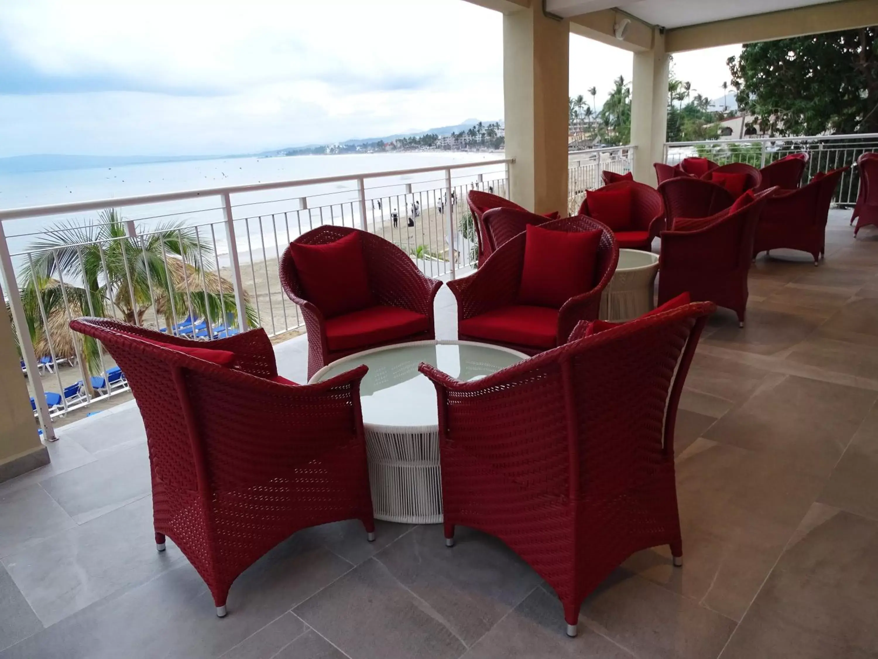 Lounge or bar in Decameron La Marina