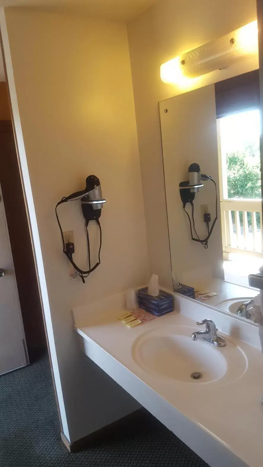 Bathroom in Motel Oasis