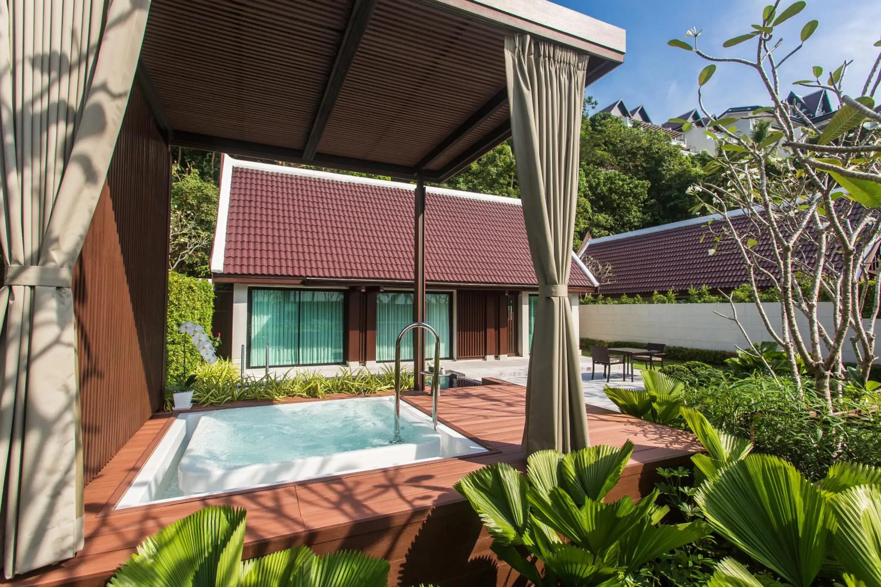 Patio, Swimming Pool in InterContinental Koh Samui Resort, an IHG Hotel
