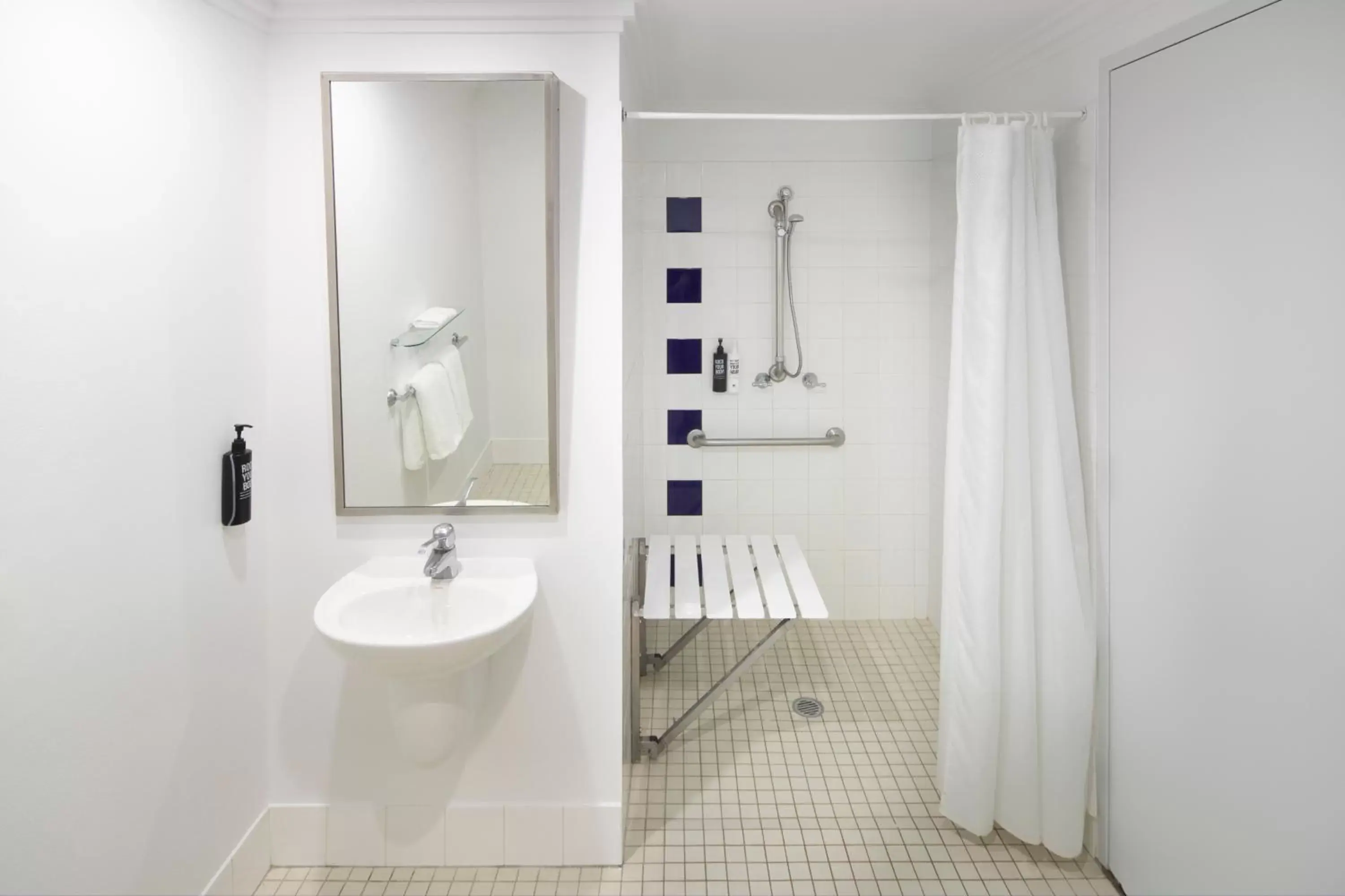 Bathroom in Mercure Sydney Bankstown