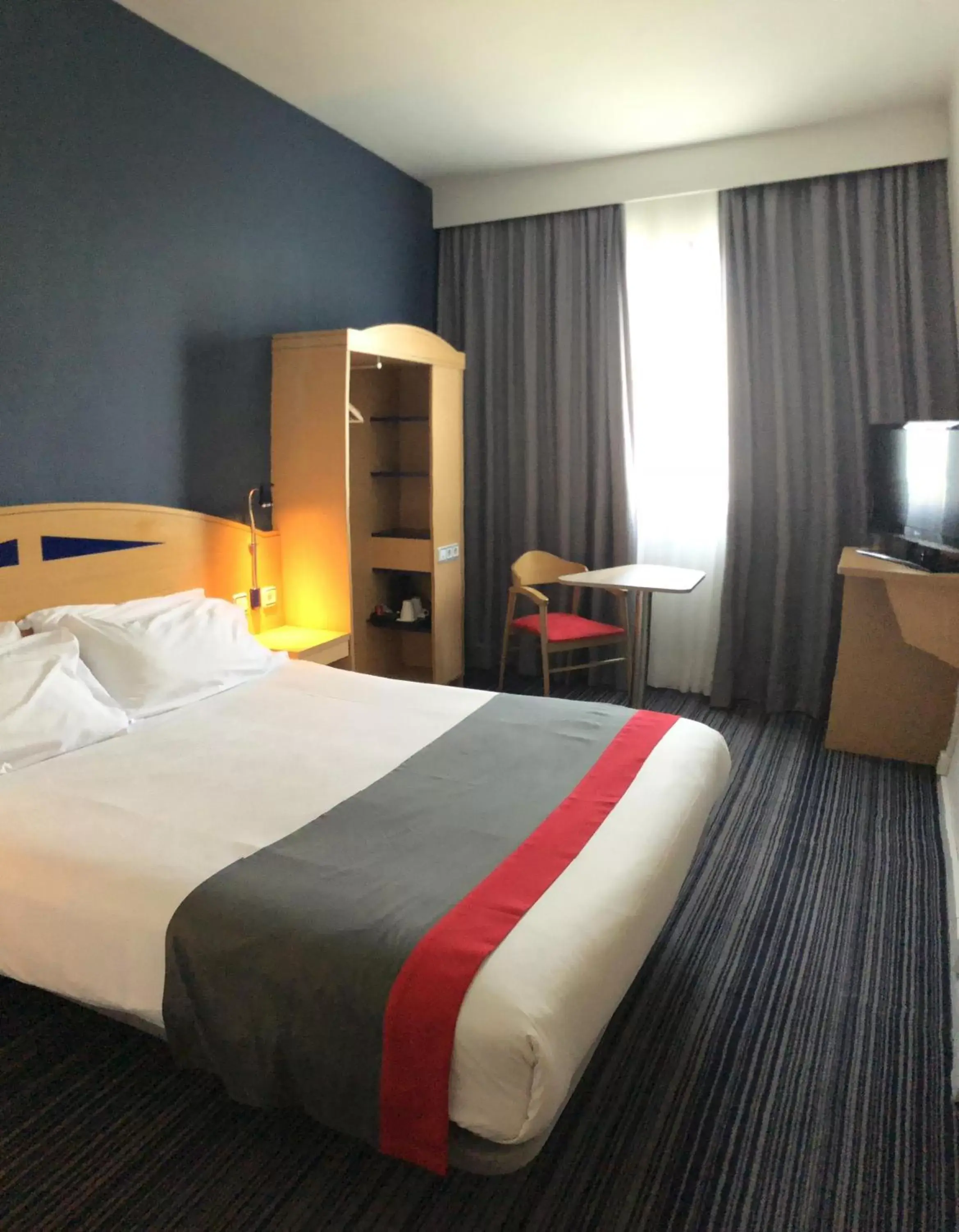 Photo of the whole room, Bed in Holiday Inn Express San Sebastian de los Reyes, an IHG Hotel