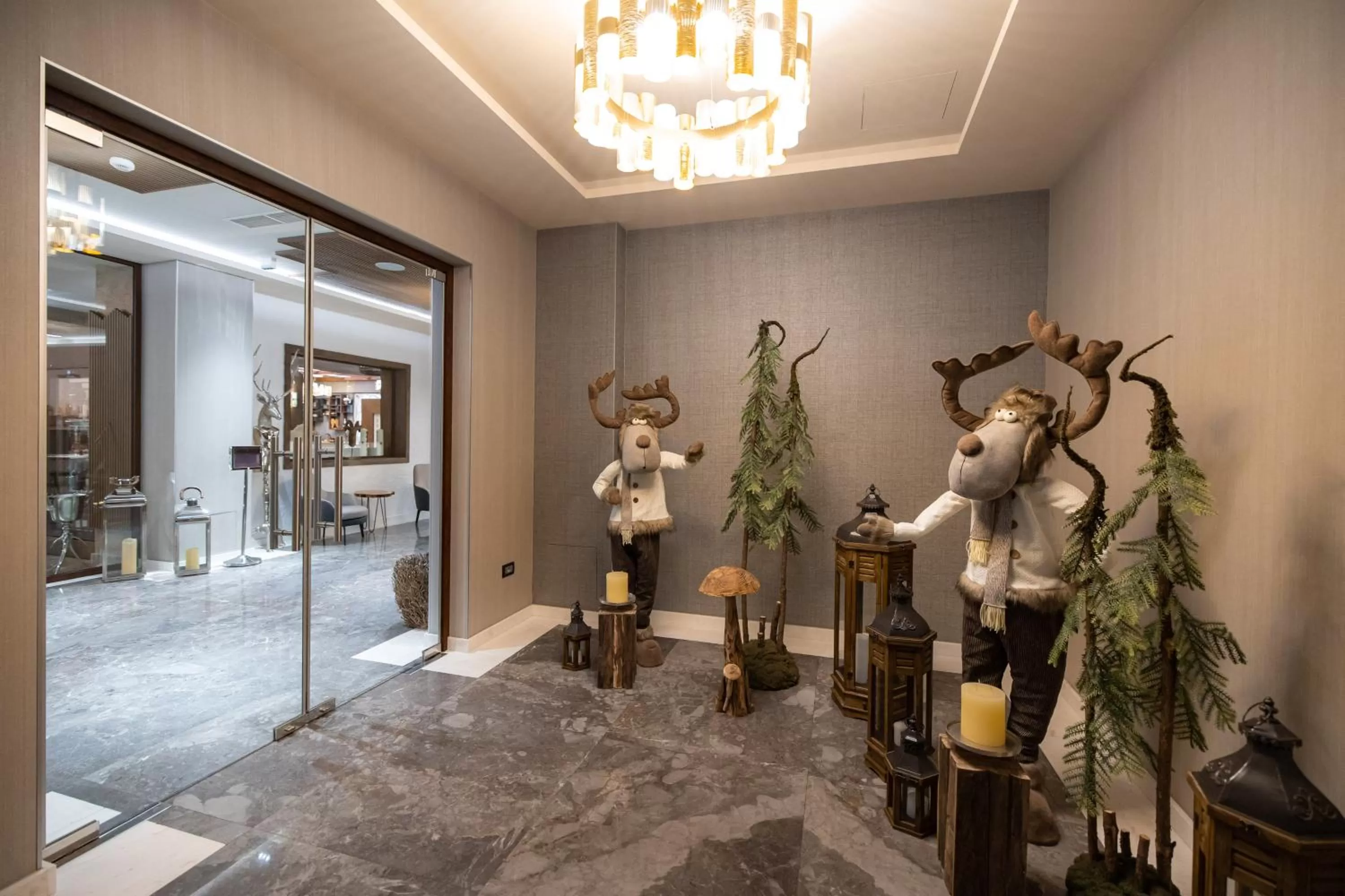 Facade/entrance in Hotel Belmont