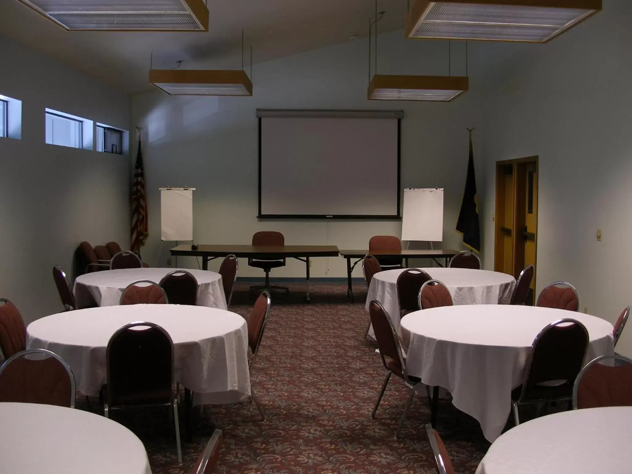 Business facilities in Edgewater Inn and Suites