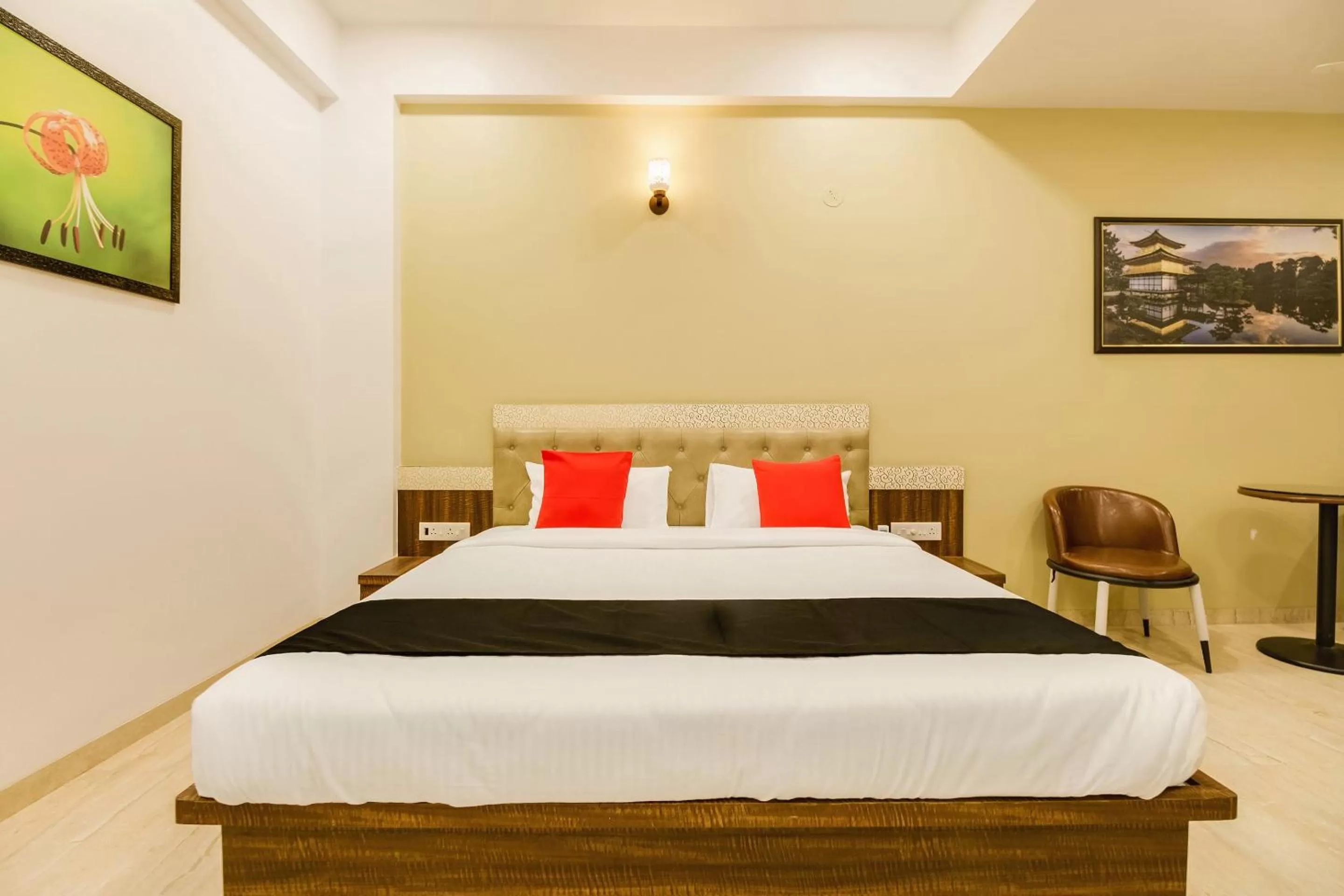 Bedroom, Bed in Hotel Om Inn - Talegaon Dabhade