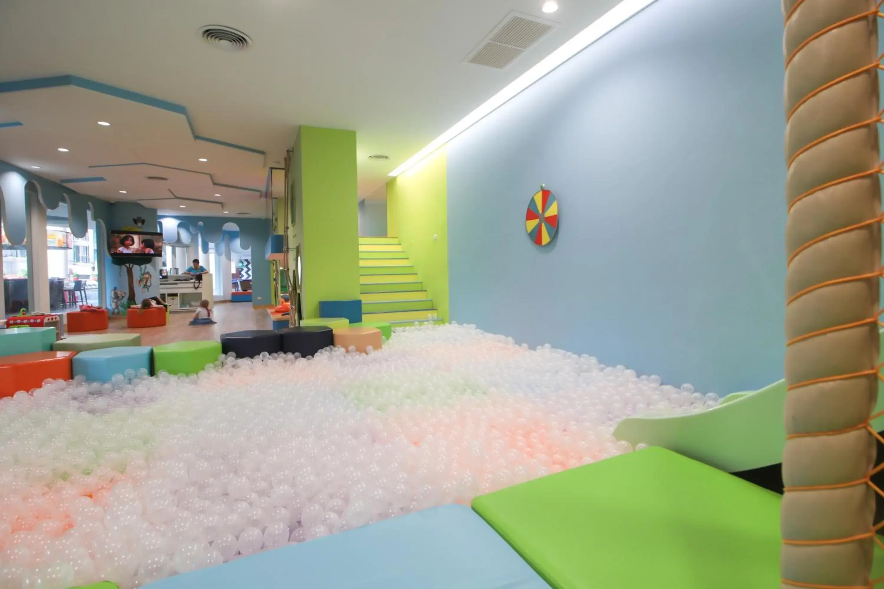 Kids's club in Long Beach Garden Hotel & Pavilions