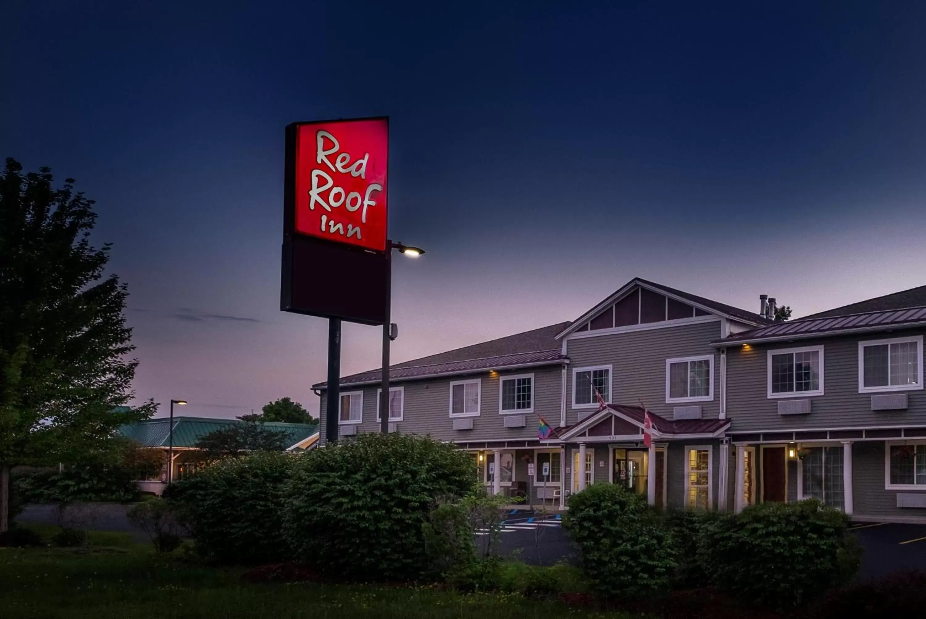 Property Building in Red Roof Inn Glens Falls - Lake George