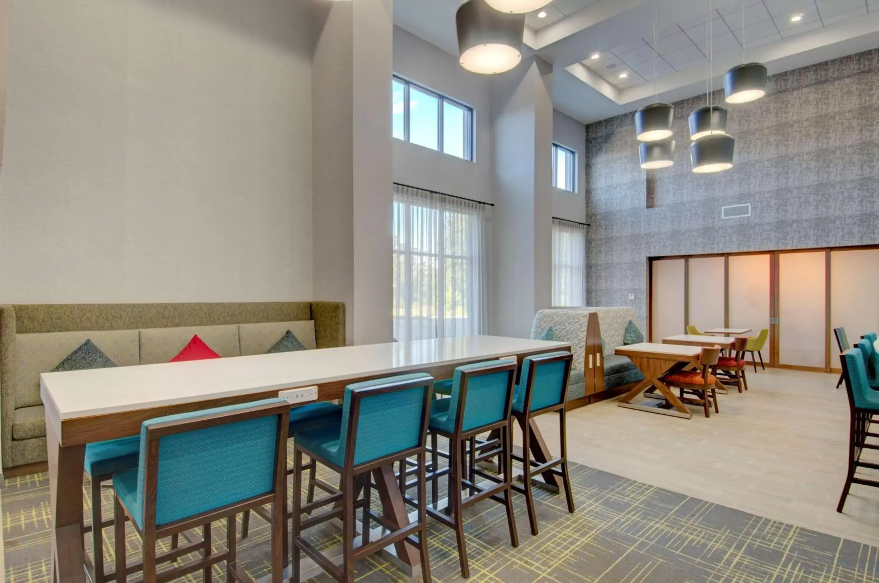 Lobby or reception in Hampton Inn & Suites Portland West