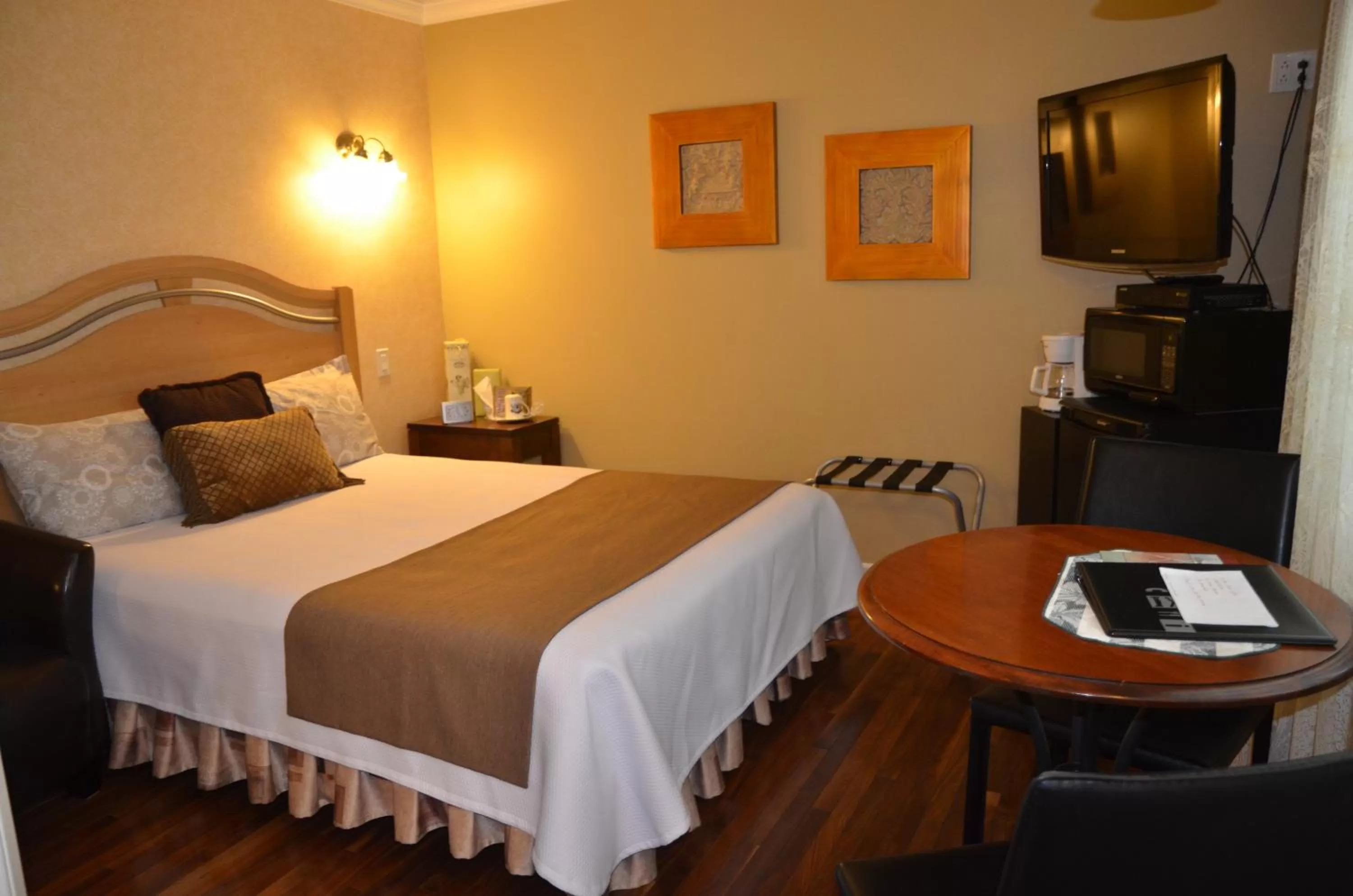 TV and multimedia, Bed in Motel Derfal