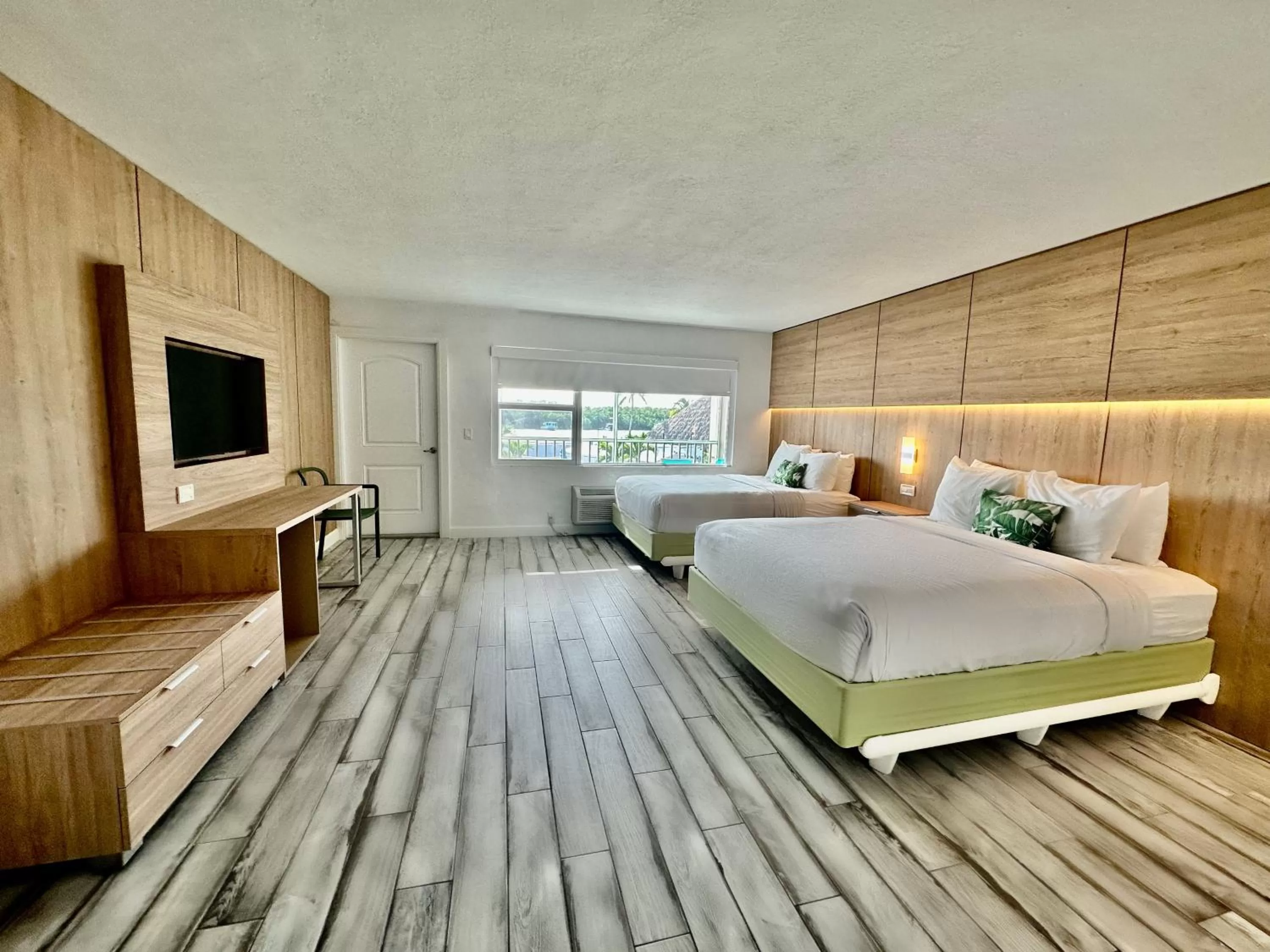 Bedroom, Bed in Gilbert's Resort