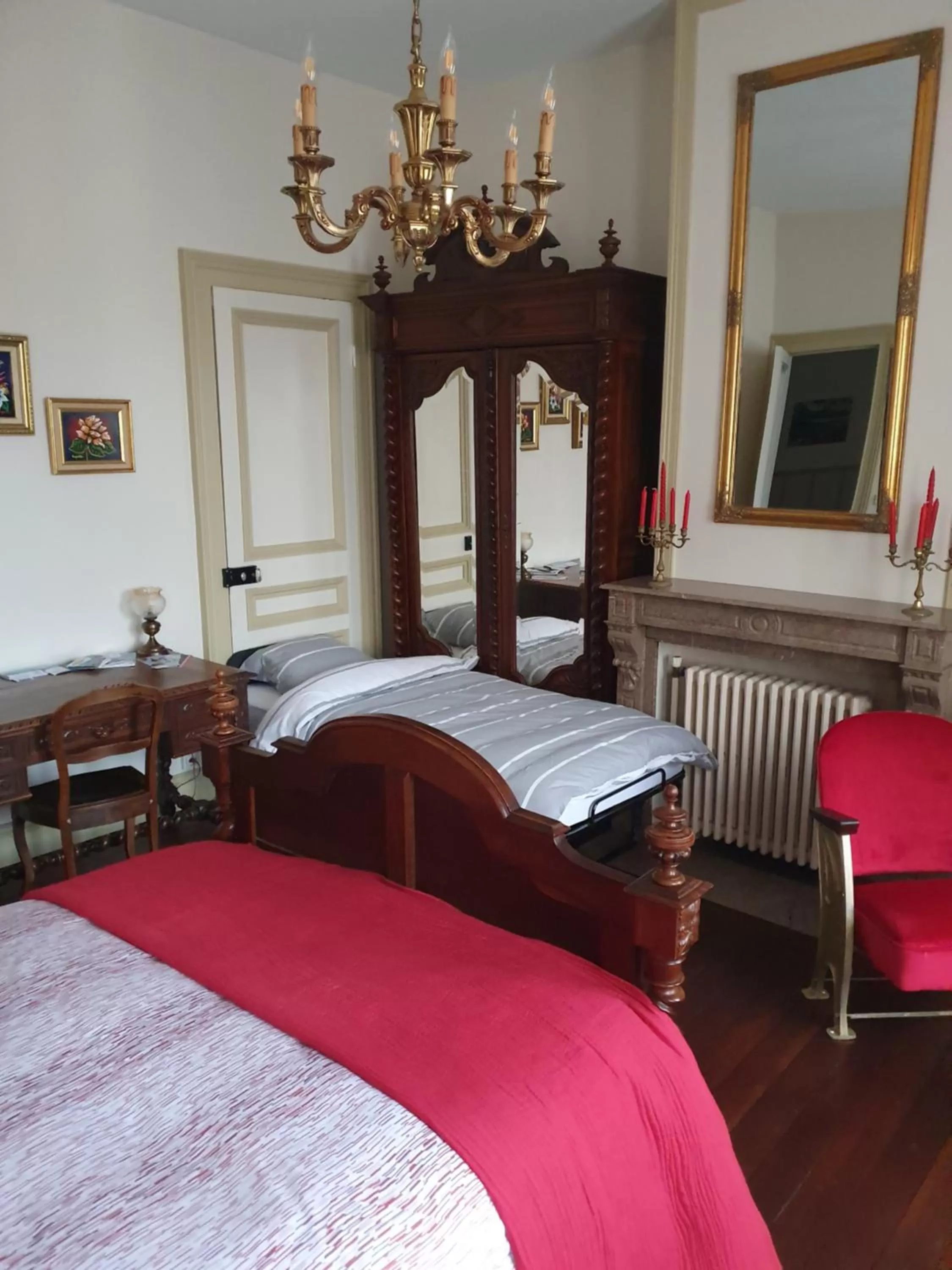 Bedroom, Bed in B & B Les Secrets des Loges