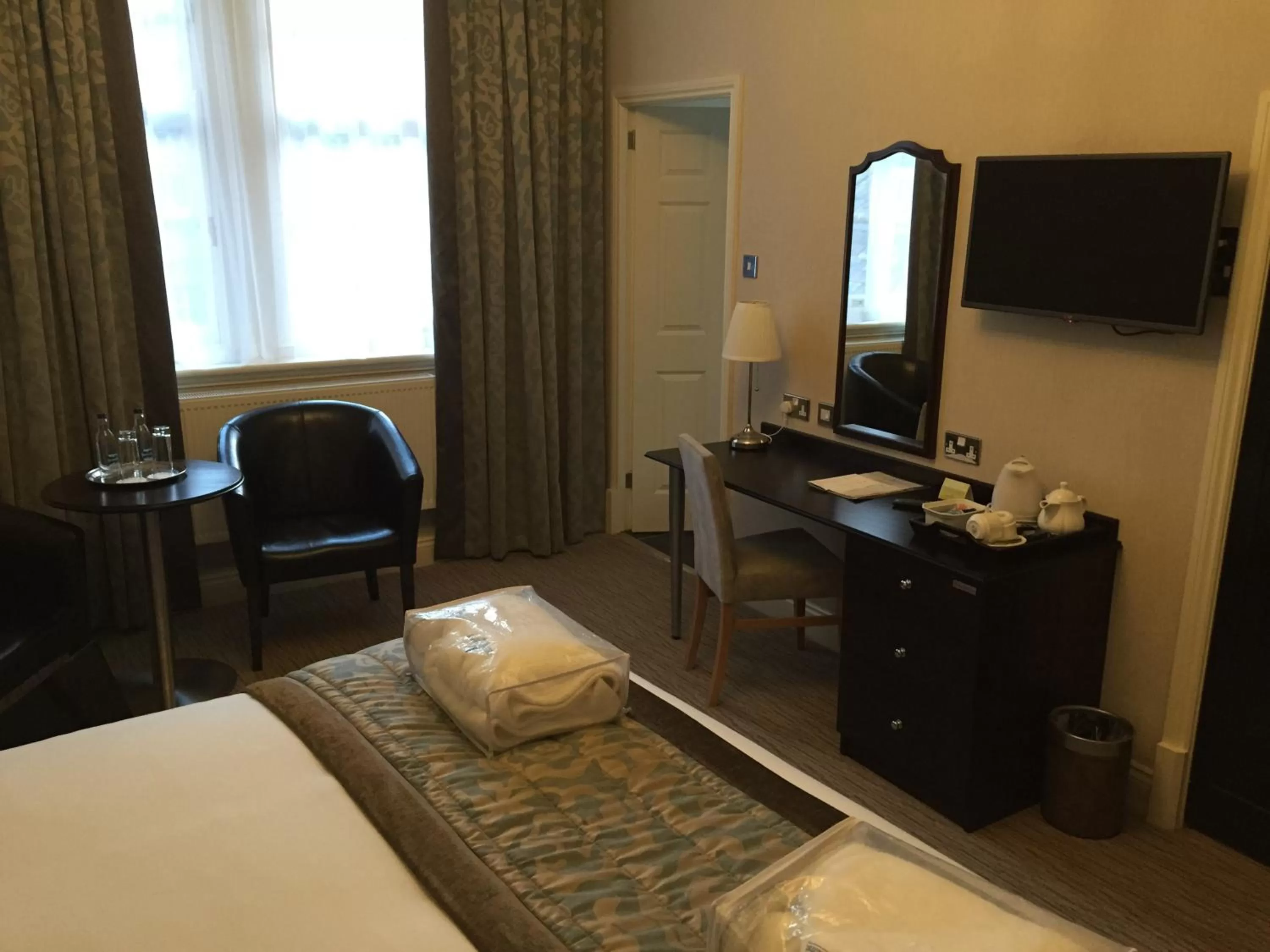 Bed in Crown & Mitre Hotel