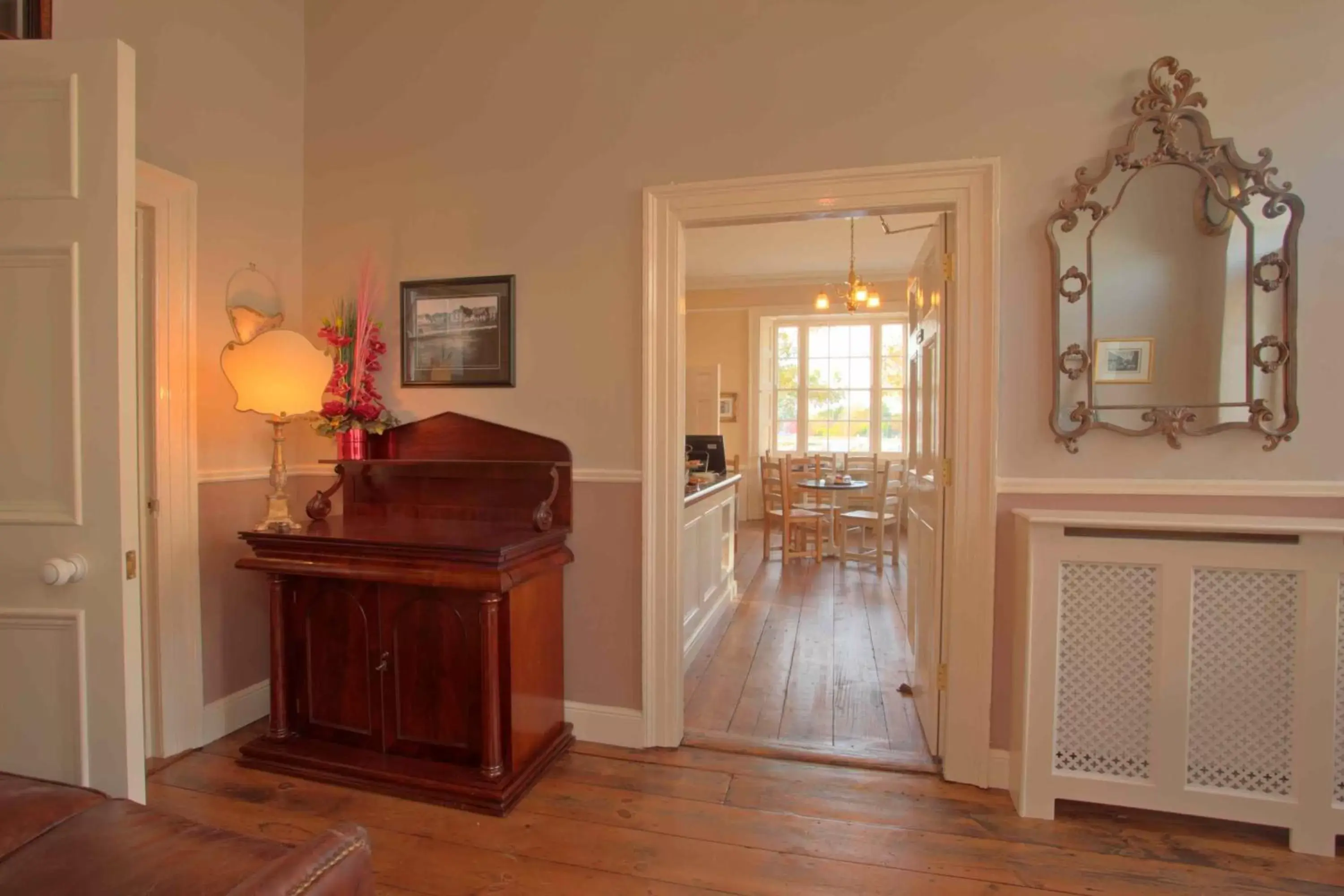 Dining area, TV/Entertainment Center in Corrib House Guest Accommodation