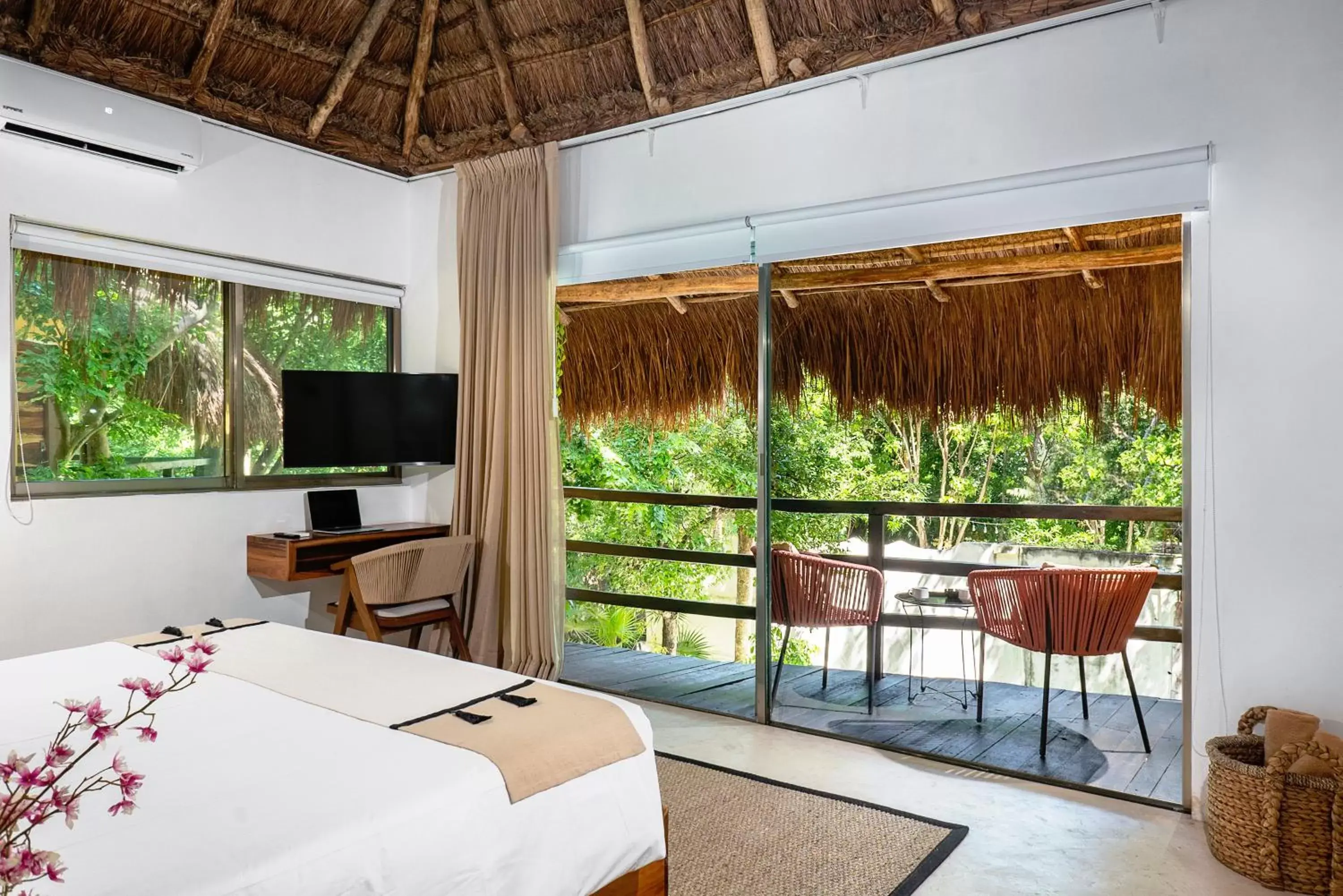 Bed, Pool View in Terasu Riviera Maya Hotel & Spa, en Xcaret