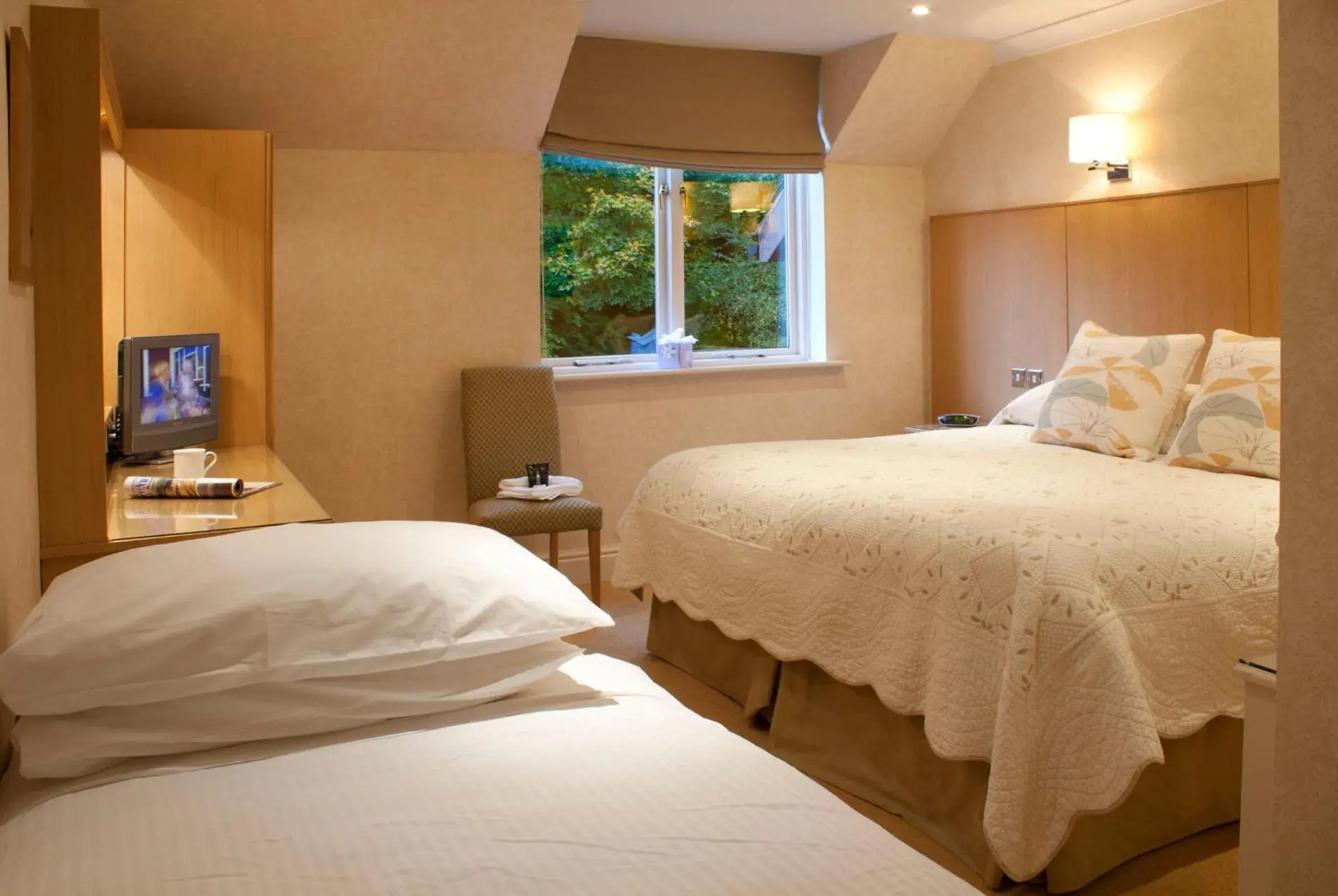 Bed in Merewood Country House Hotel and Restaurant