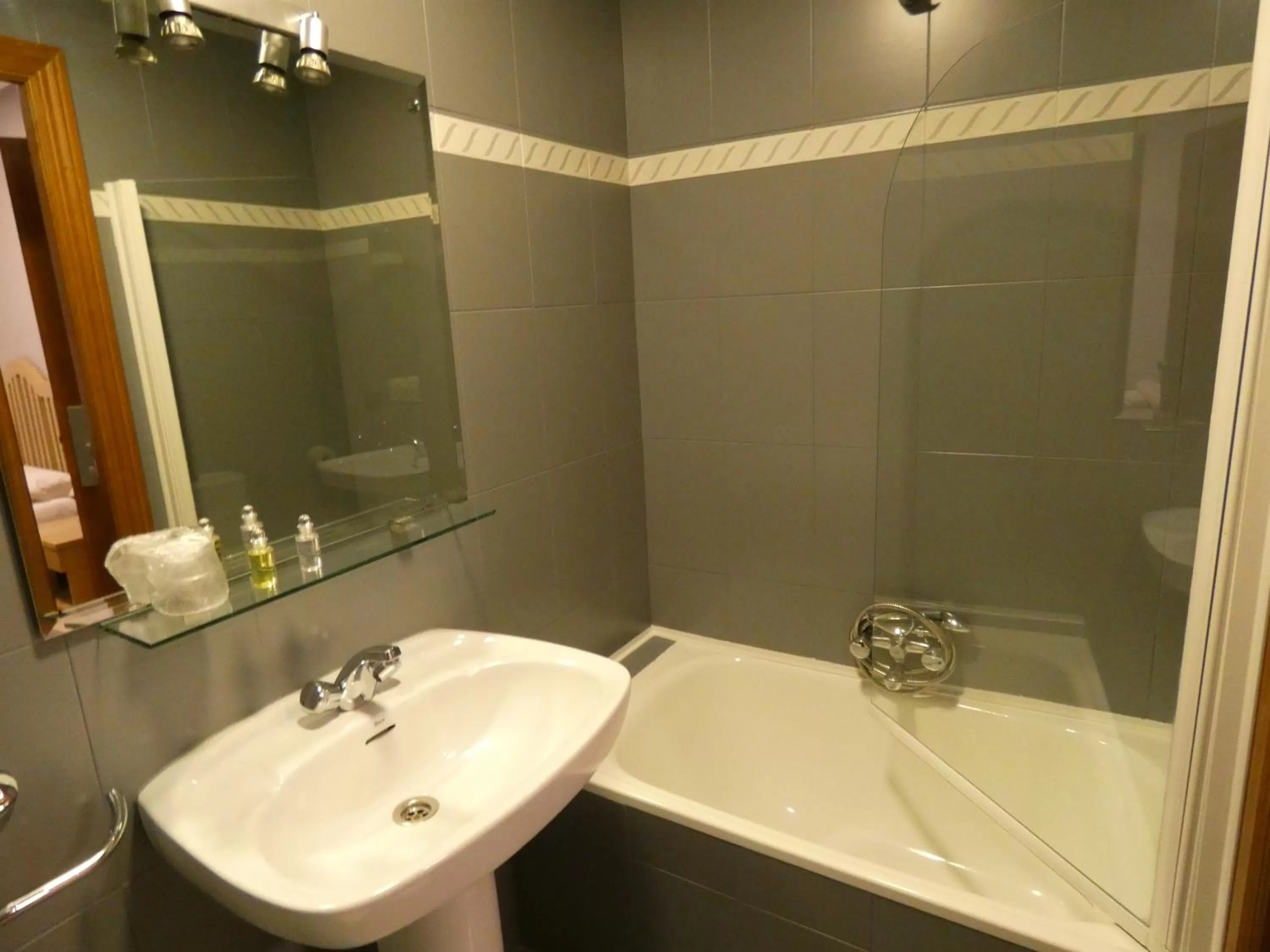 Bathroom in Hotel Mercado by gaiarooms