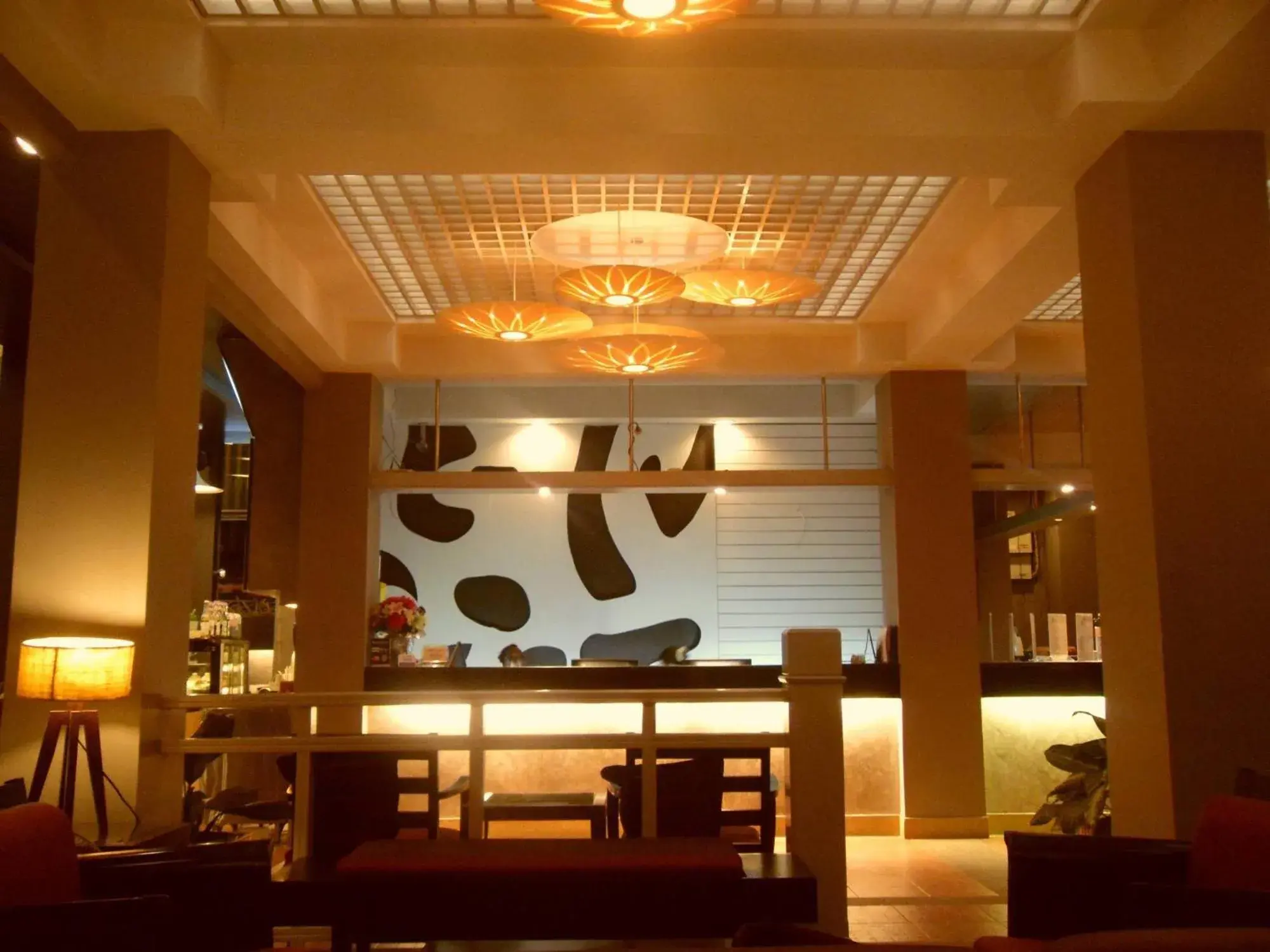 Lobby or reception, Restaurant/Places to Eat in Lantana Pattaya Hotel (SHA Extra Plus)